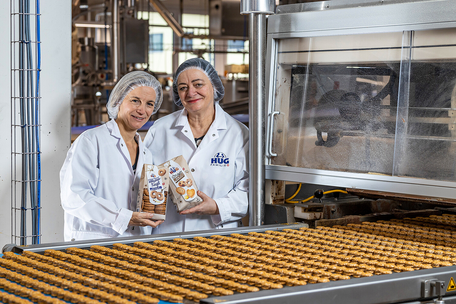 Frauenpower bei der HUG AG – neue Co-Leitung ab Juni 2022: Anna Hug (links, Co-Leiterin Märkte) und Marianne Wüthrich-Gross (aktuell Mitglied der GL und Projektleiterin backhaus) leiten ab Juni 2022 die Geschicke der HUG im Co-Leitungsmodell. Marianne Wüthrich-Gross übernimmt die Funktion von Andreas Hug, welcher in den Verwaltungsrat wechselt und von Werner Hug das Präsidium übernehmen wird.