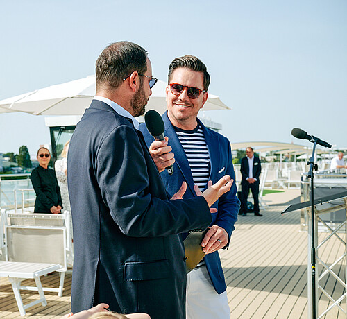 Ankunft der Excellence Crown - grosse Tauf-Gala in Basel