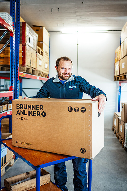 Immer zur Stelle: Neu verschickt Brunner-Anliker sofort eine Ersatzmaschine zur Überbrückung, wenn ein Defekt auftritt. Im Bild: Peter Burri von der Brunner-Anliker AG.