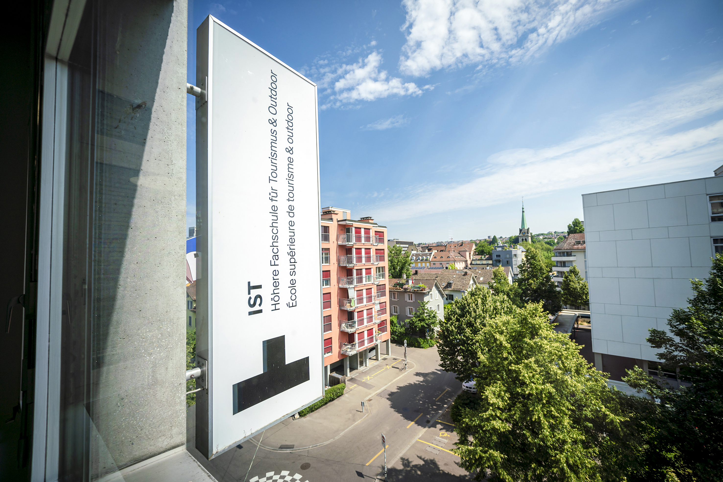 Auch die IST Höhere Fachschule für Tourismus gehört zur Vantage Education Group.