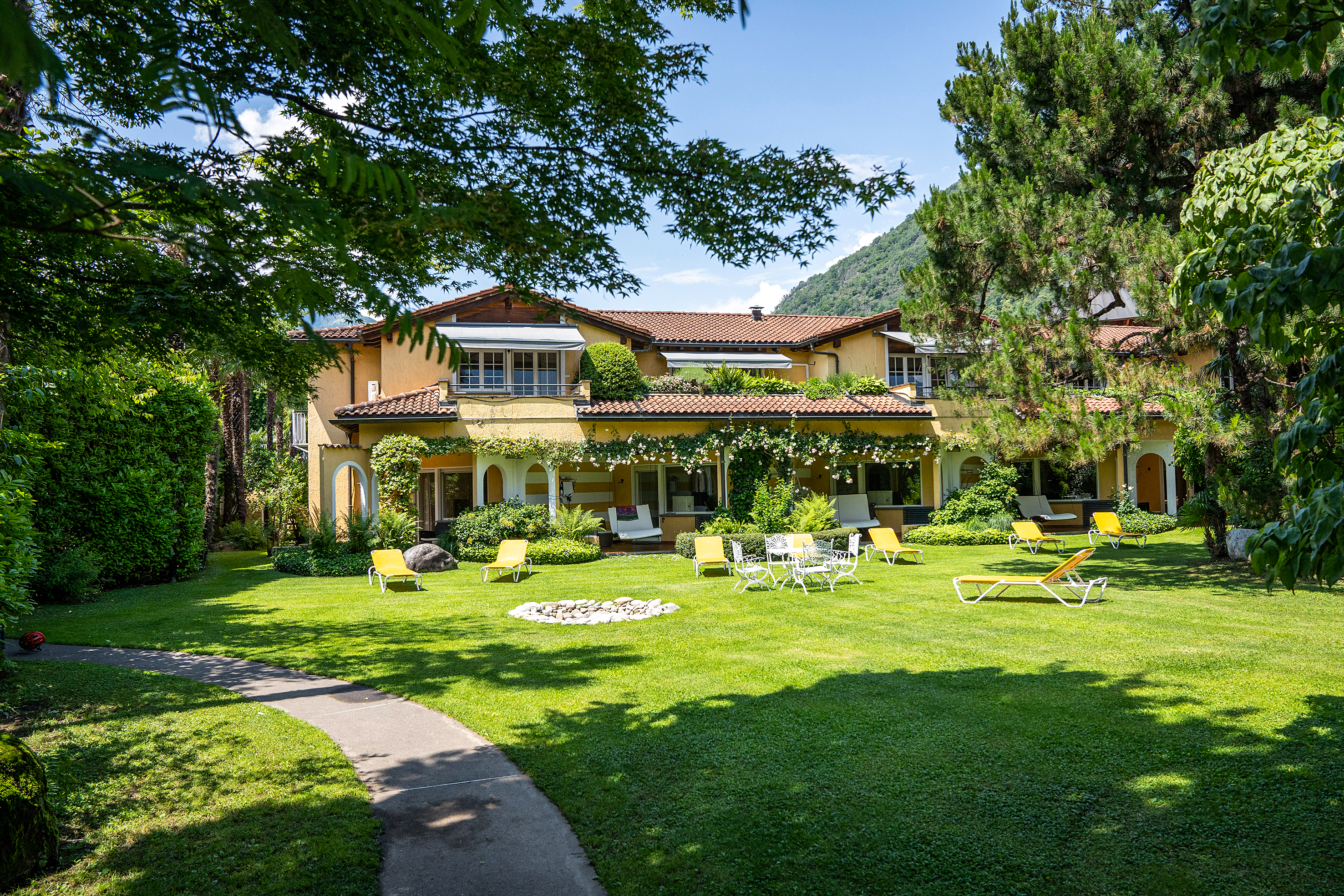 Gäste, welche die Ruhe suchen, buchen ihr Zimmer etwas weiter weg vom Haupttrakt des Albergo Losone.
