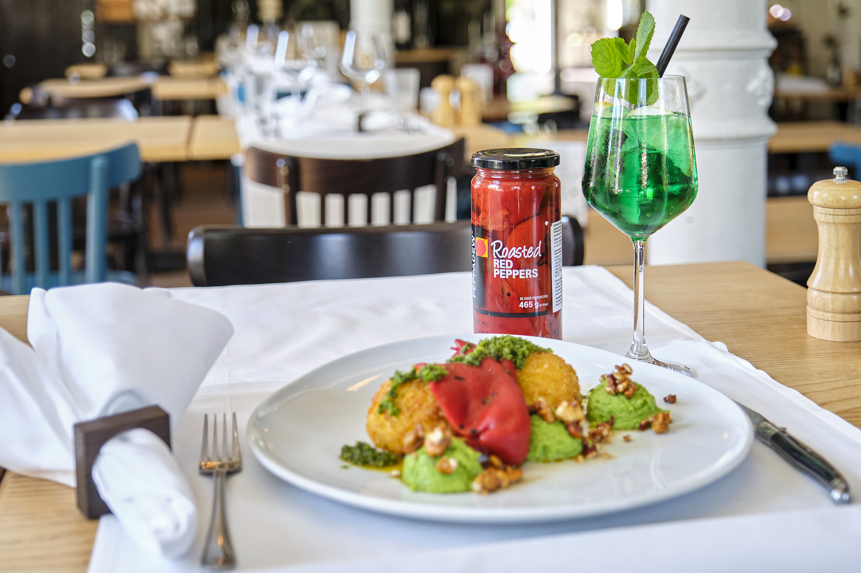 Kurz auf dem Grill gewendet und mit Salz und Pfeffer abgeschmeckt ist die geröstete Peperoni von Peppadew die perfekte Ergänzung zu gebackenen Arancini.
