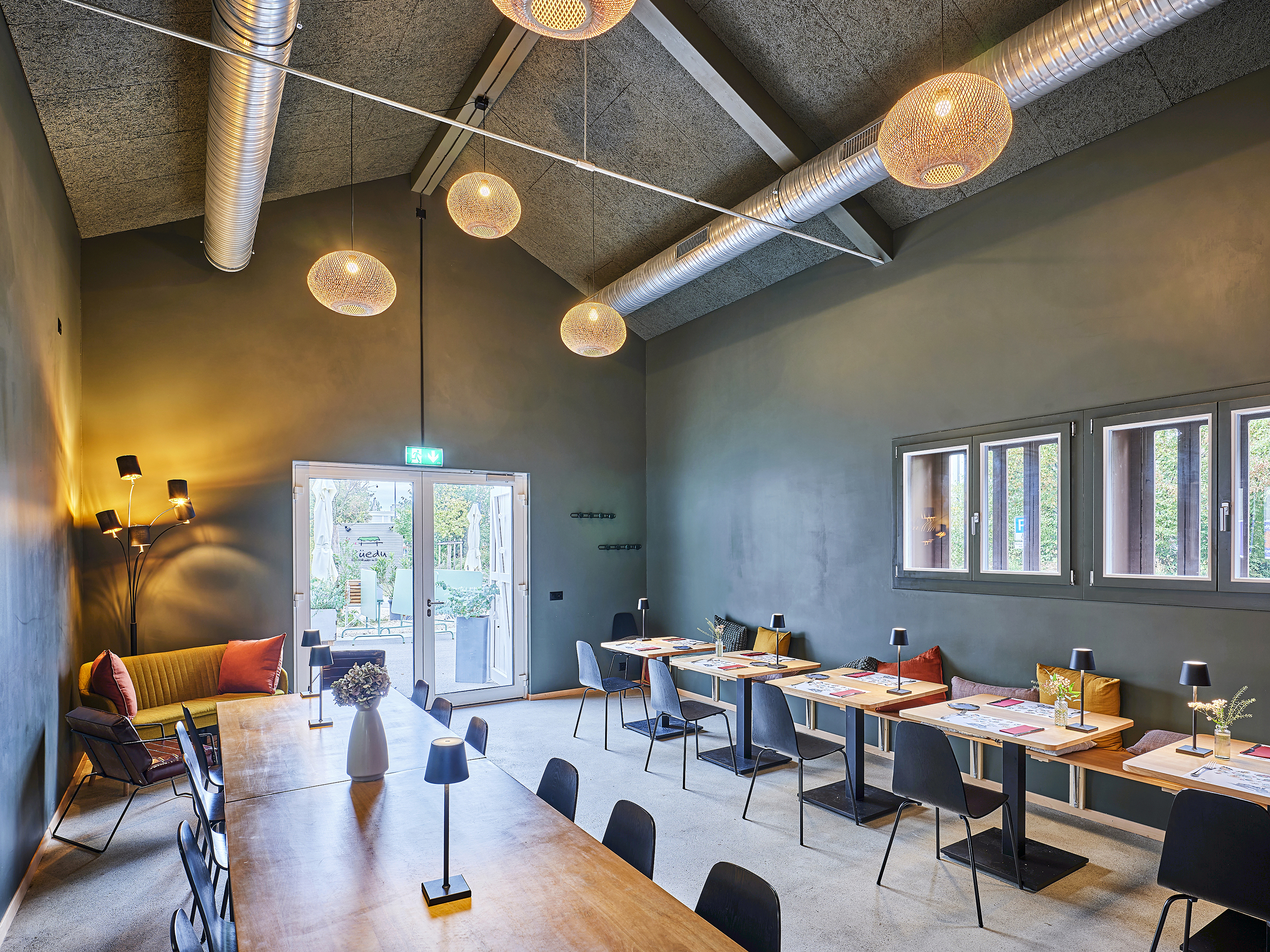 Früher Banhof, heute stilvoll eingerichtetes Restaurant: Das Gross-Wabern ist seit April diesen Jahres geöffnet.