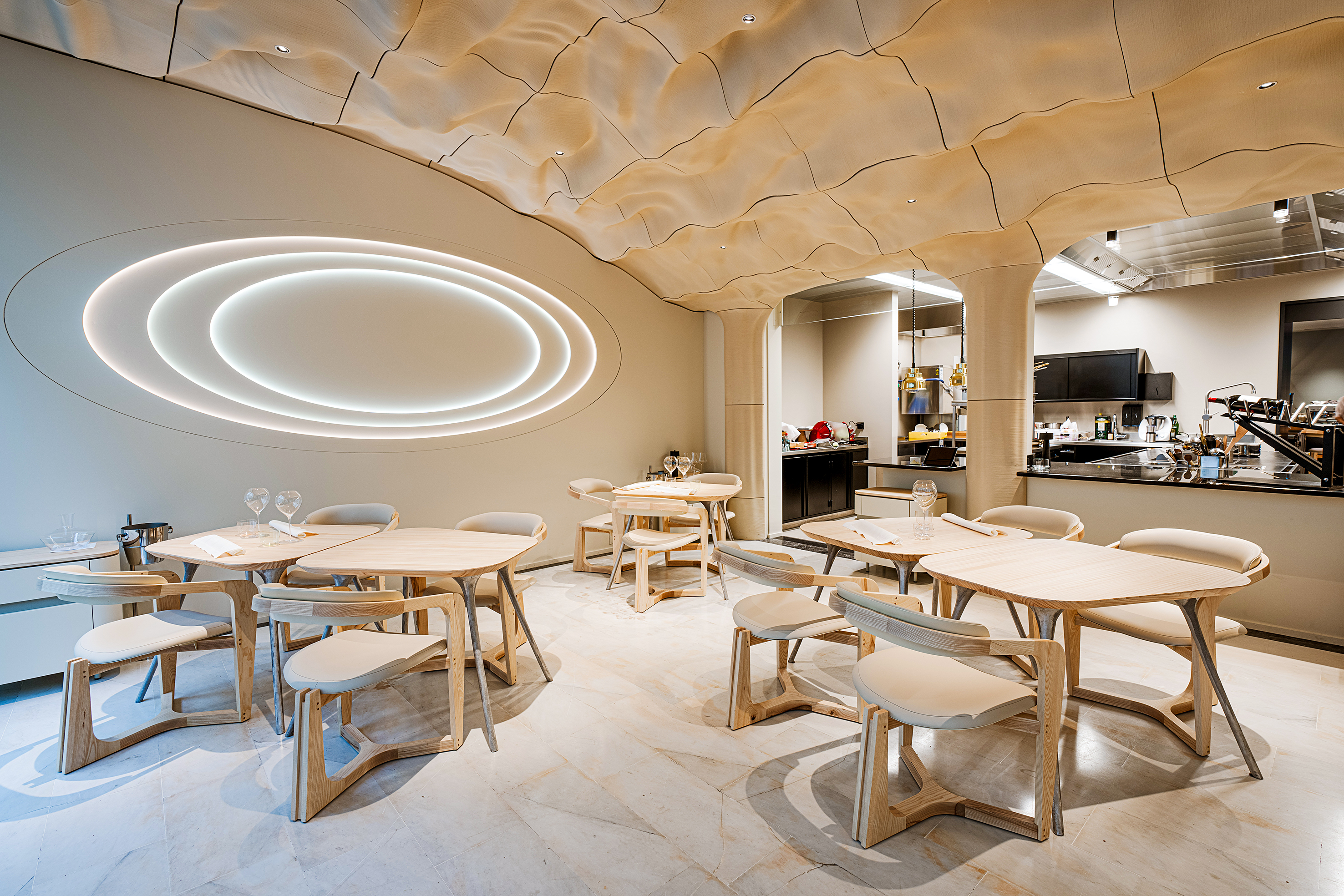 Die Inneneinrichtung wurde von einem Designbüro in Barcelona entworfen.