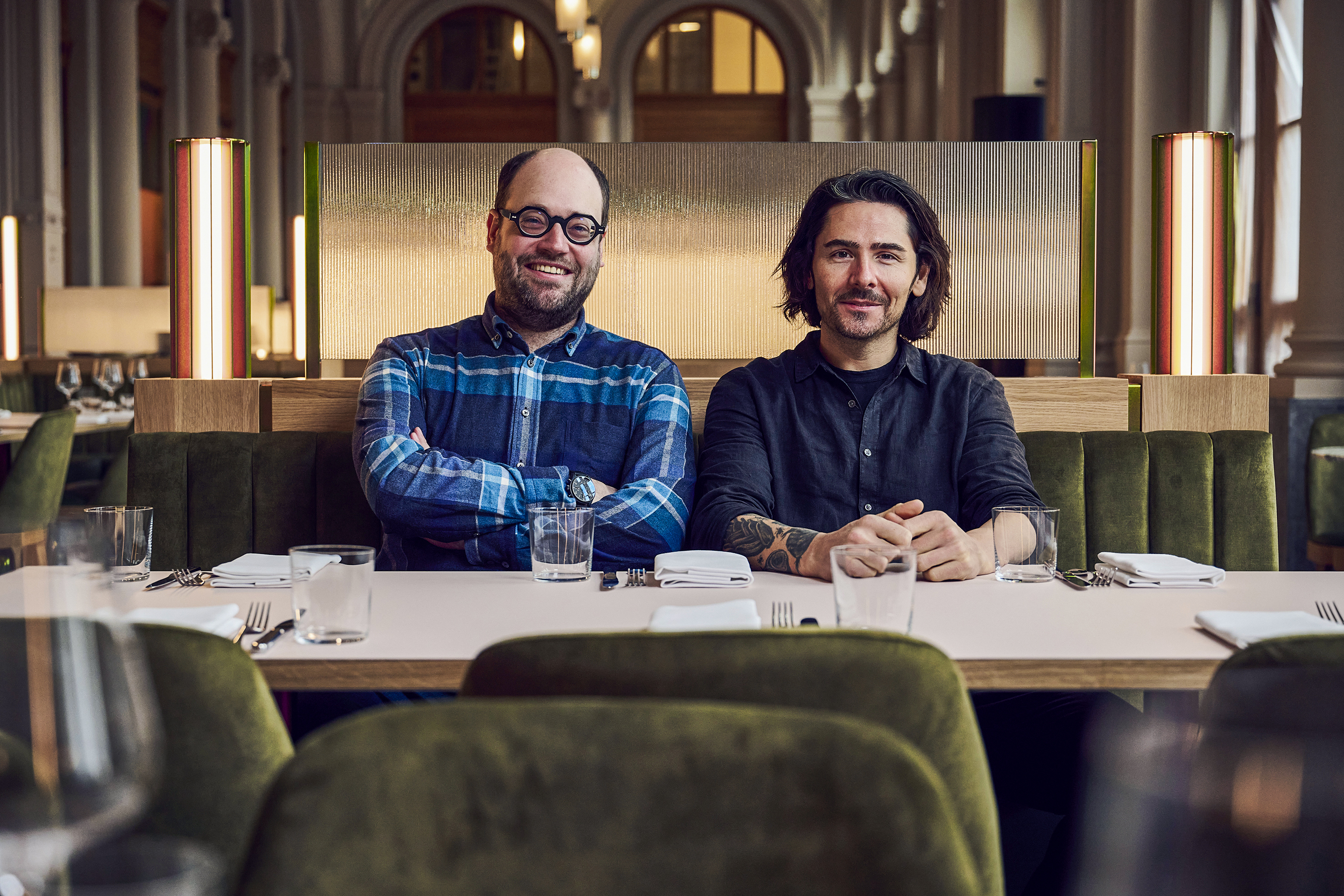 Spitzenkoch Nenad Mlinarevic (r.) und sein Geschäftspartner Valentin Diem.