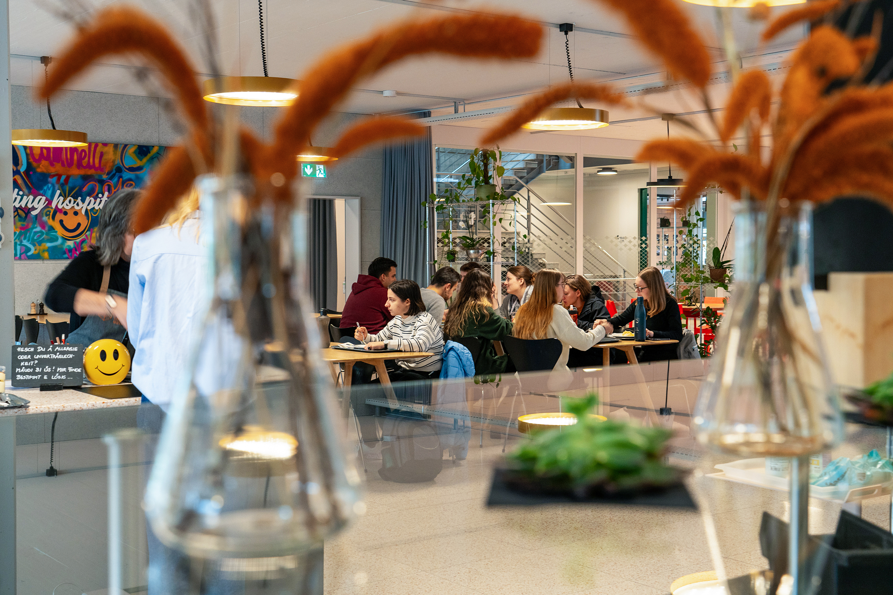 Die Hotelfachschule Thun war die erste Hotelfachschule in der Schweiz, die ein berufsbegleitendes Studium anbot, und ist die einzige im gesamten DACH-Raum, die ein eigenes Hotel führt.