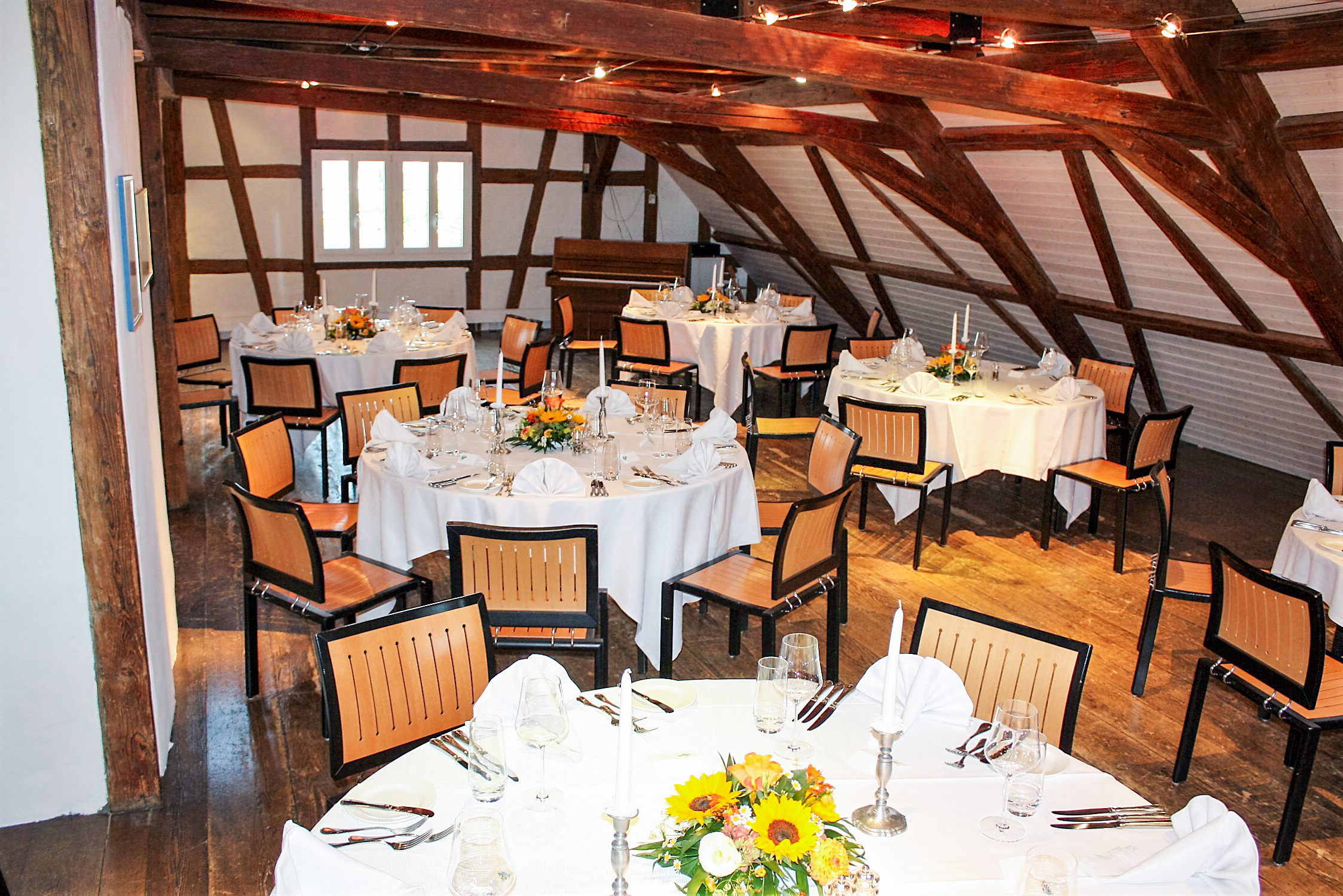 Die Winde ist besonders eindrücklich mit dem alten, sichtbaren Riegelwerk. Bis zu 80 Personen können hier feiern.