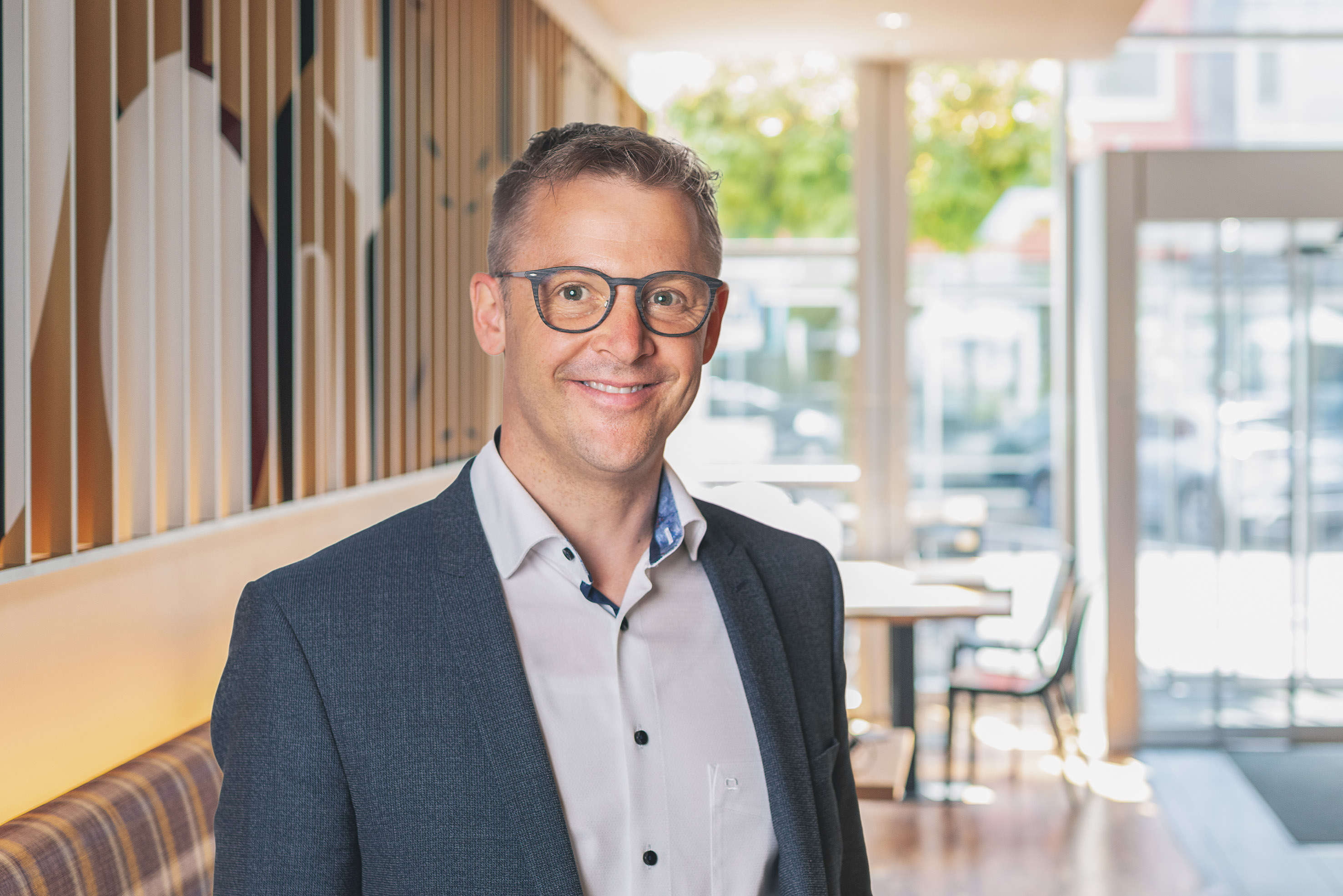 Ueli Knobel, Gastgeber im Hotel Sedartis