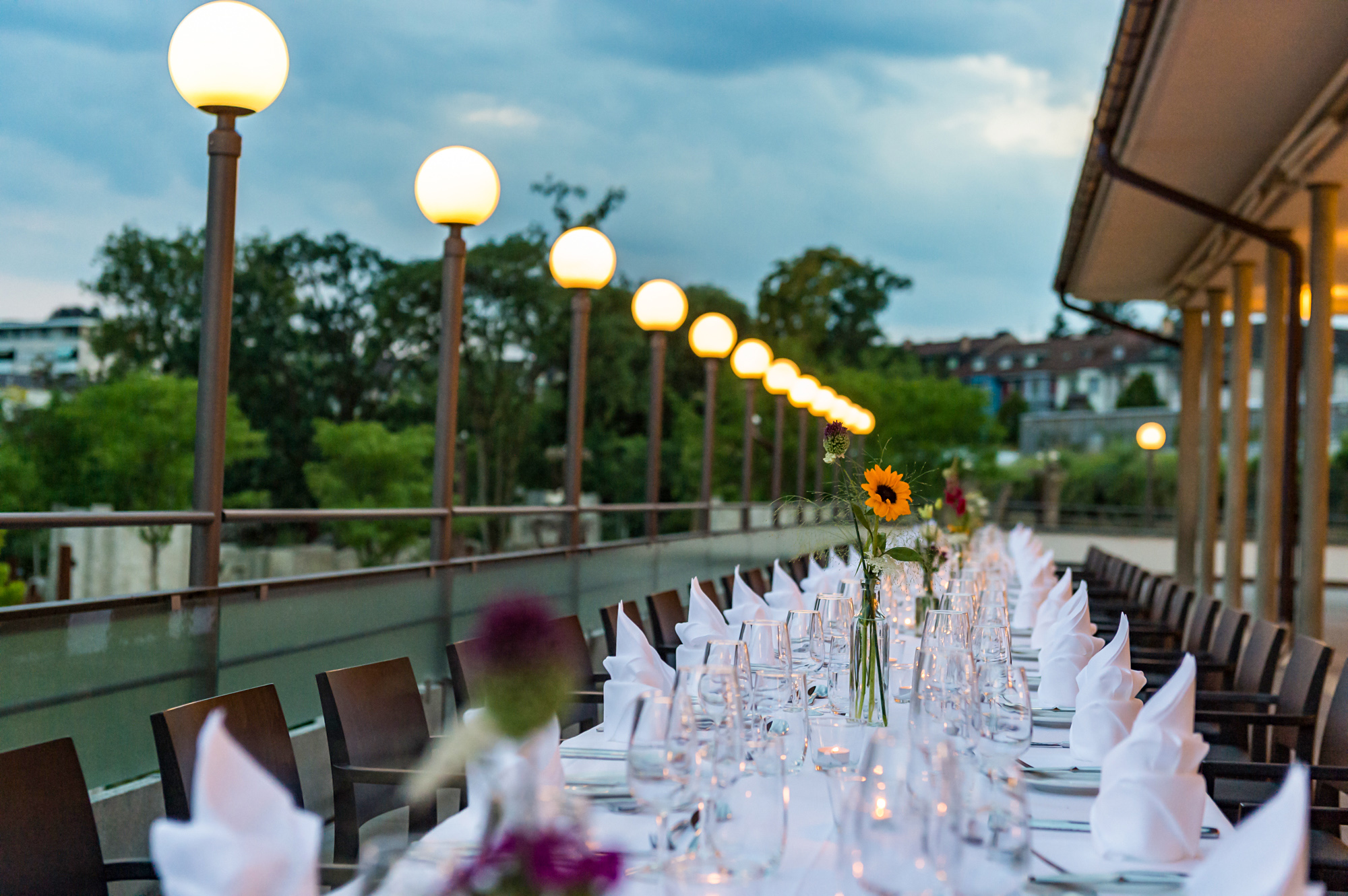 Vom Apéro unter freiem Himmel über ein unkompliziertes Buffet bis zum exklusiven Bankett oder Galadinner – der Zoo Basel bietet individuell gestaltbare Räumlichkeiten und viel Erfahrung im Eventbereich.
