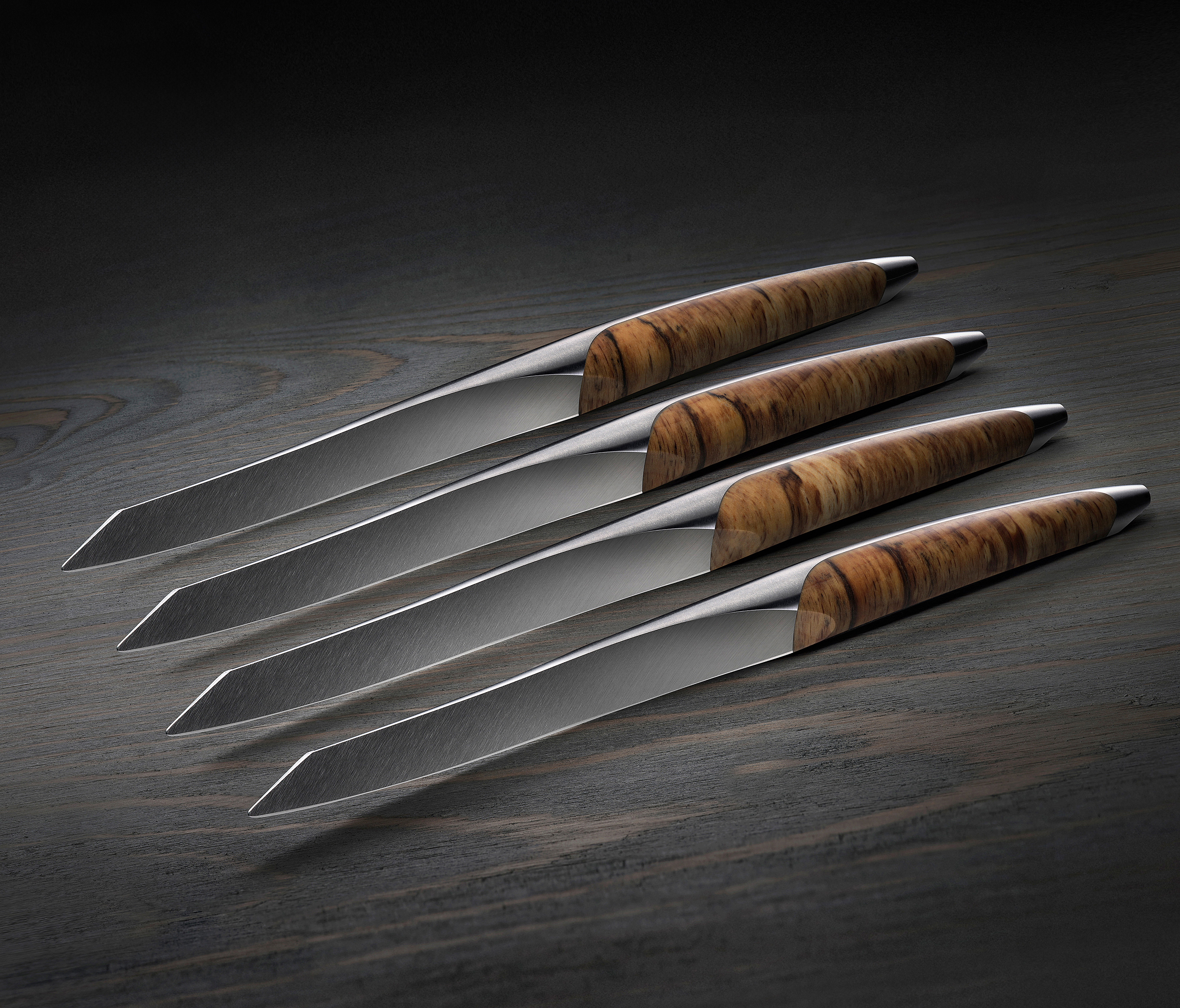 10 Jahre sknife – das wird mit einer Limited- und einer Special-Edition gefeiert: ein sknife Taschenmesser aus Damast-Schwemmholz 
 (Limited Edition) und ein sknife Steakmesser-Set mit einer Klinge aus Chirurgenstahl und einem Griff aus Schwemmholz (Special Edition).