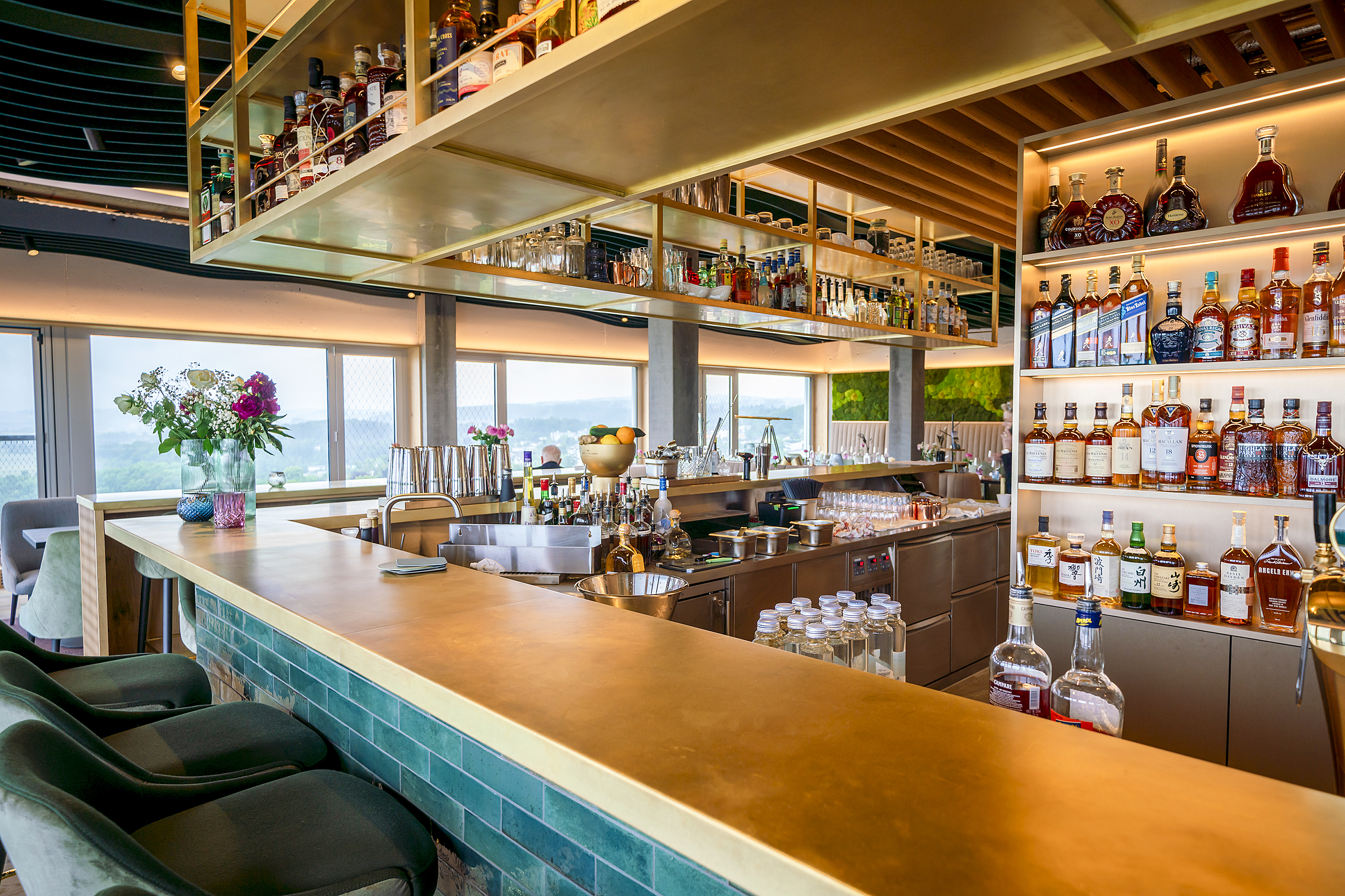 Die Spirituosen-Auswahl ist riesig. Nebst der Kaffee- wird auch die Cocktail-Kultur gepflegt.