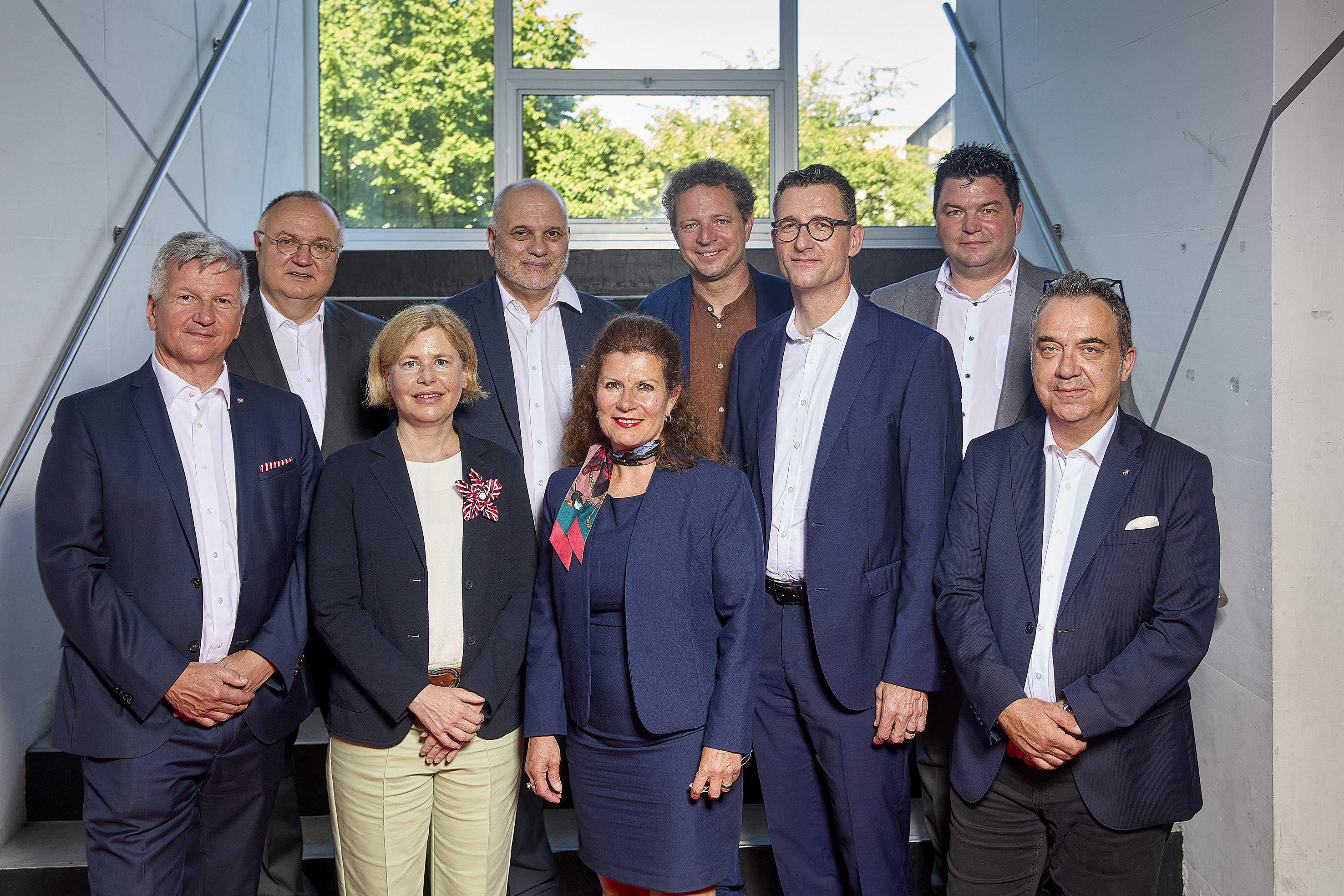 Der neue gewählte Vorstand von GastroSuisse (v.l.): Bruno Lustenberger, Maurus Ebneter, Esther Friedli, André Roduit, Daniela Segmüller, 
 Samuel Vörös, Beat Imhof, David Maye und Gilles Meystre.