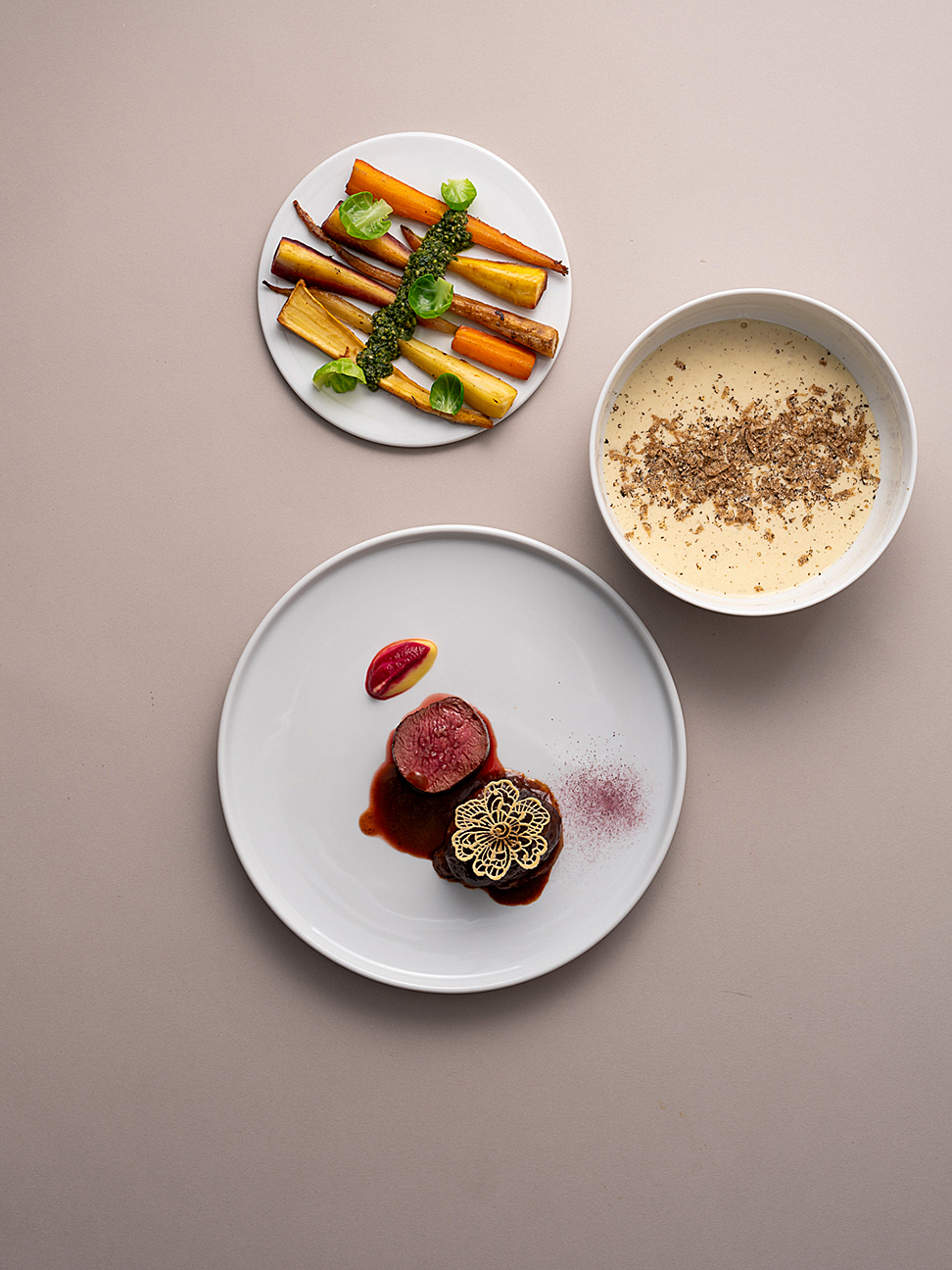 Edel, edel: Mit sackstarken Fine-Dining-Caterings ist roh & nobel grösser und berühmt geworden.