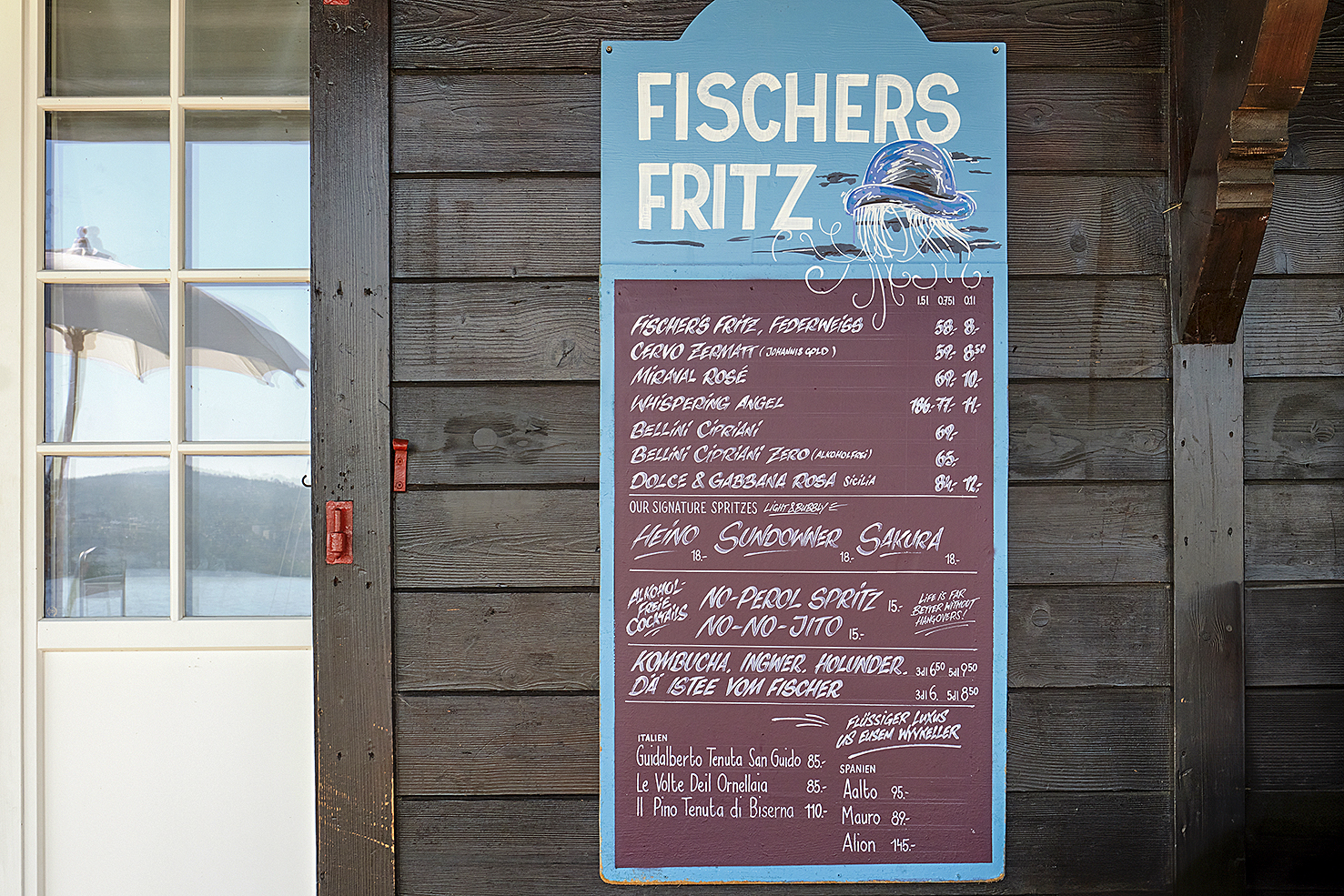 Gleich zwei Bellinis reihen sich in die Getränkekarte ein: einmal mit, einmal ohne Alkohol.