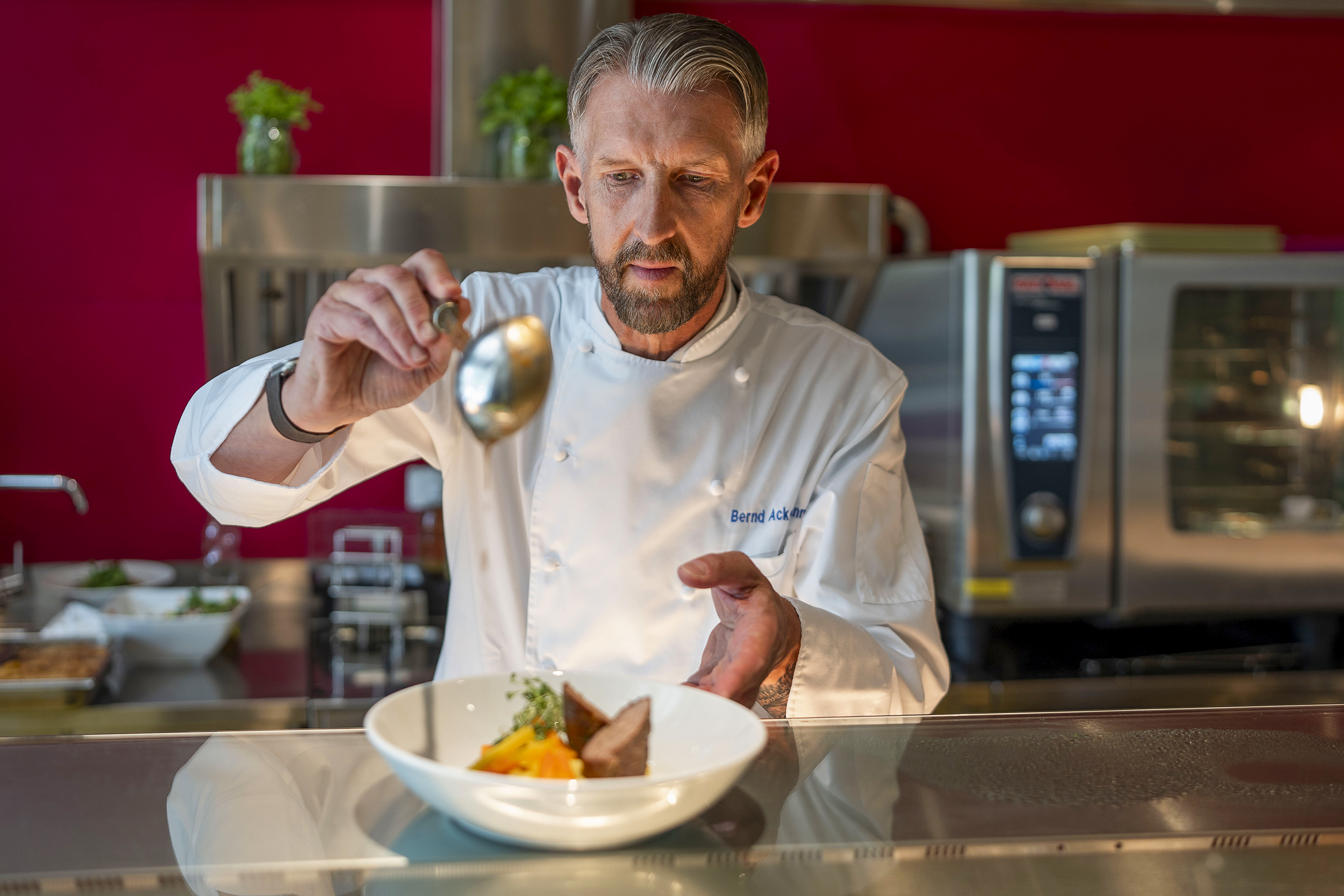 Chefkoch Bernd Ackermann wollte «etwas Neues machen, Menschen helfen und soziale Unterstützung leisten».