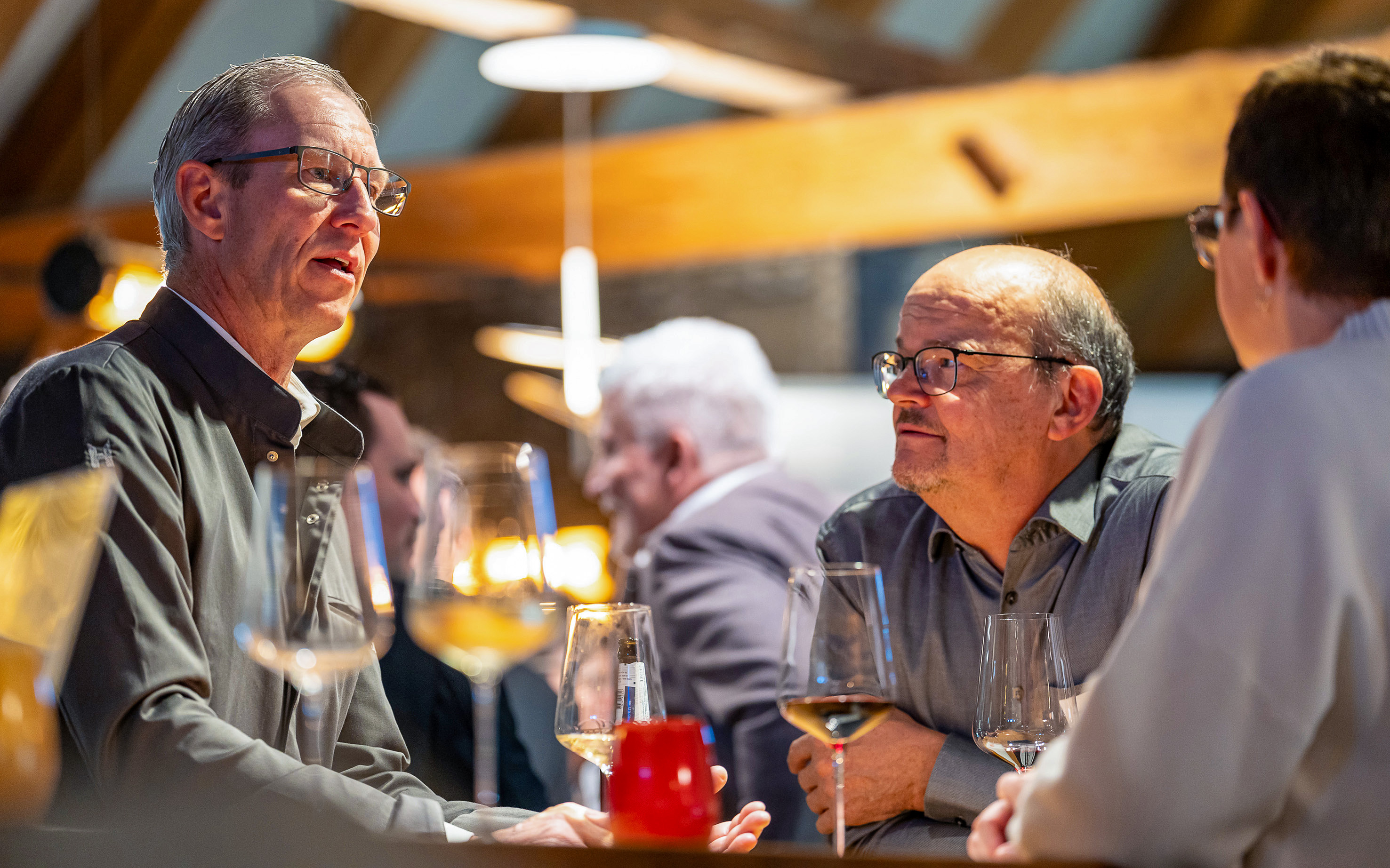 Beat Hämmerlin von der Schwob AG sowie Peter Heer und Evelyne Forgas vom Alters- und Pflegeheim St. Johann (v.l.).