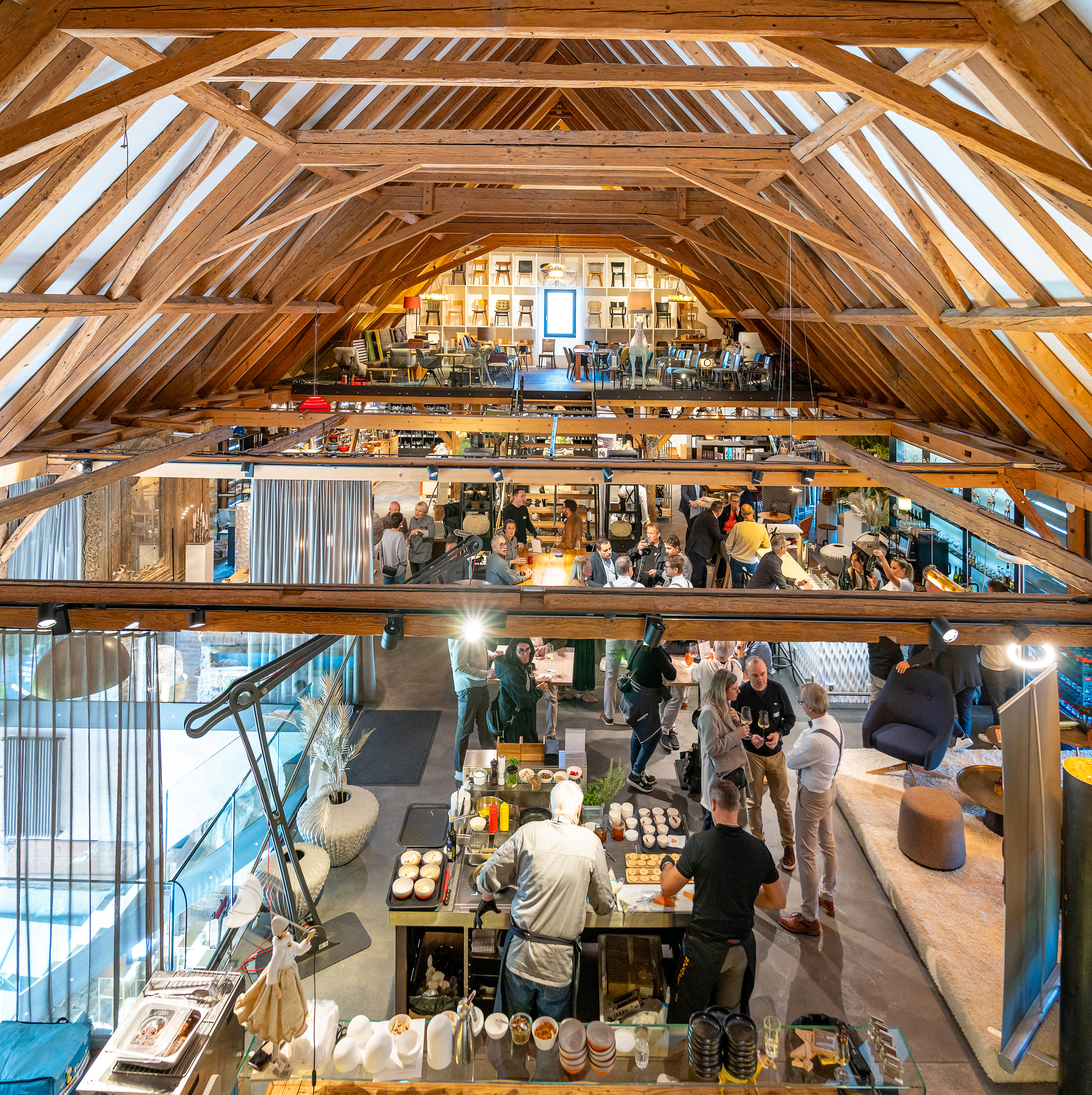 Showroom & Kompetenzzentrum der Gschwend AG Gastro-Bau im bald 240 Jahre alten Bauernhaus auf dem Siegenthalergut an der Talackerstrasse 52 in Thun.