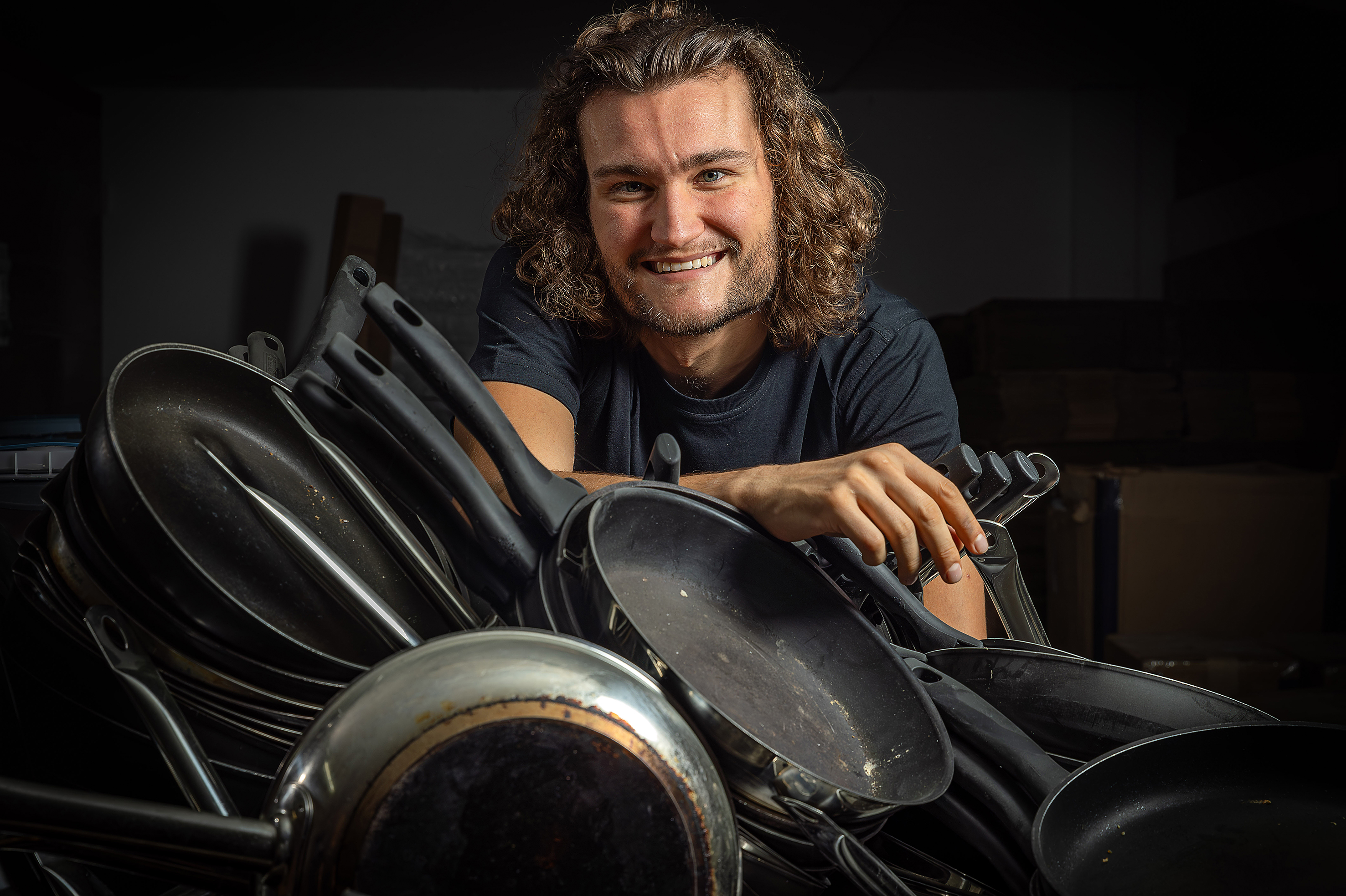 Dominic S. Müller wendet das Prinzip der Kreislaufwirtschaft auf Pfannen an.