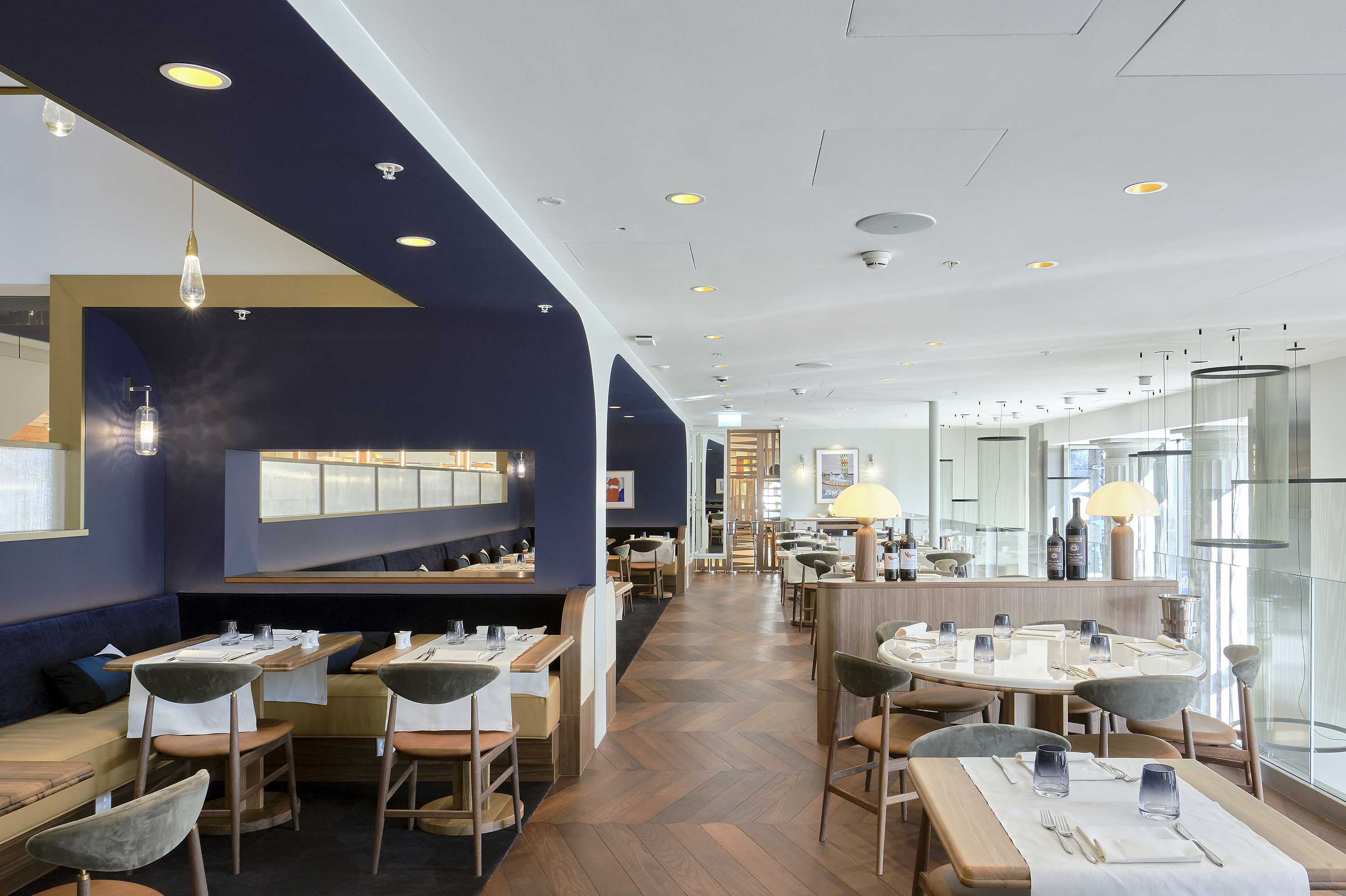 Bei der Renovierung des Restaurants wurde auf Swissness geachtet – das Holz für den Boden ist aus dem Tessin.