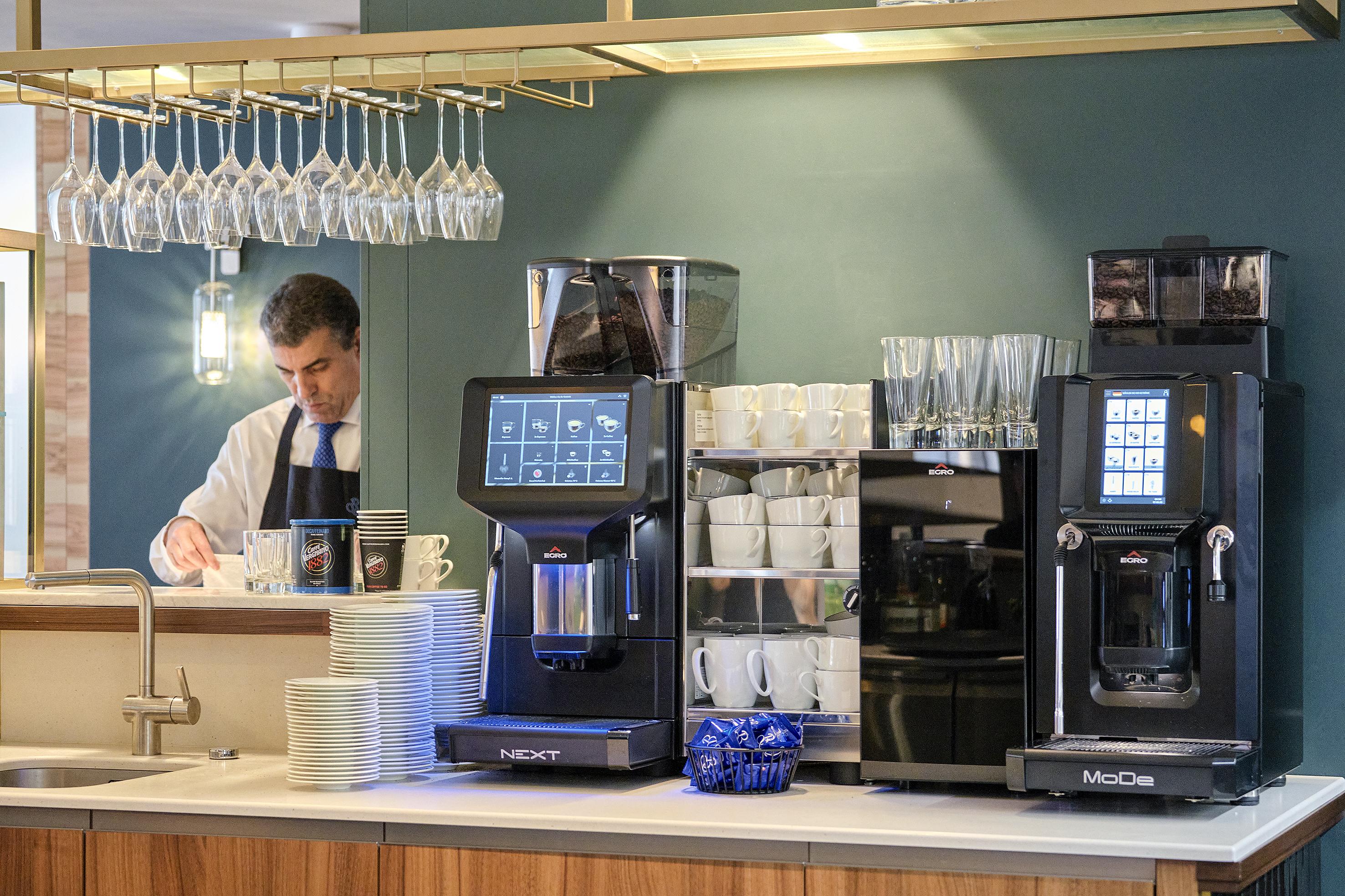 Beim Kaffee verlässt sich das Émile auf Egro Suisse: Die beiden Vollautomaten Egro Next und Egro MoDe bestechen durch elegantes Design und einfache Handhabung.