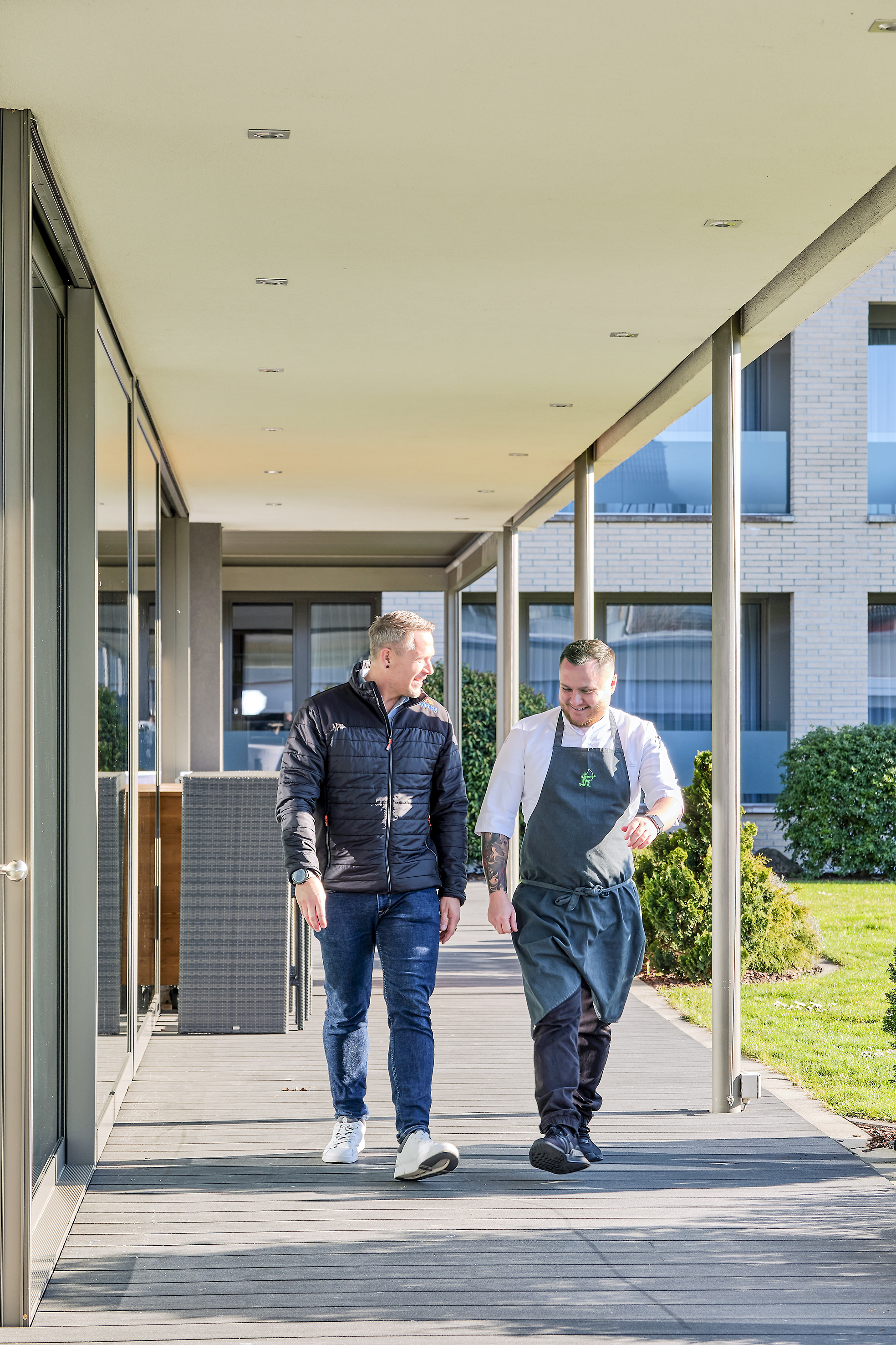 Eine Zusammenarbeit, die gewachsen ist: Tjakko Weber von der Dyhrberg AG, und Küchenchef Peter Brežina.