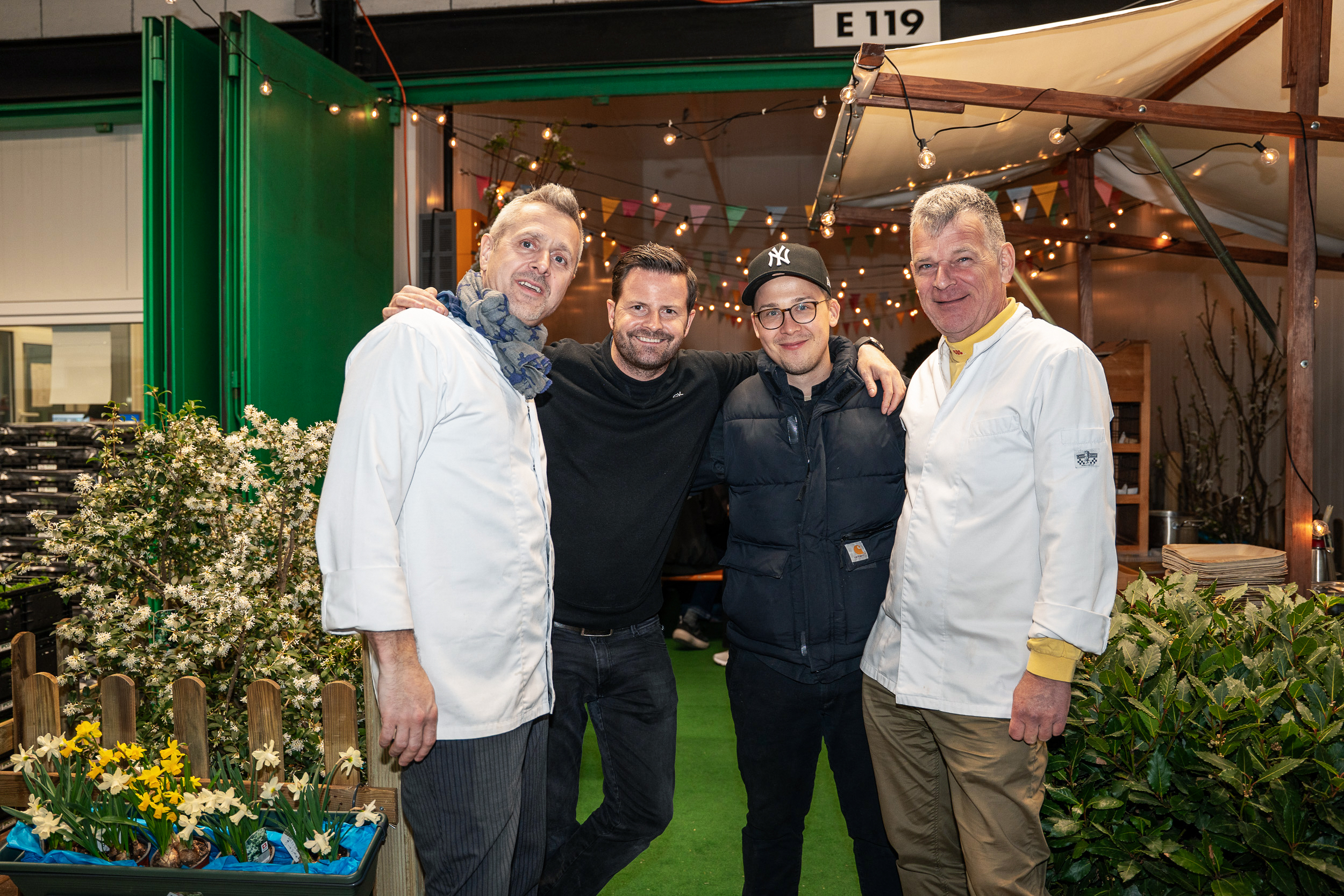 Küchenchef Pascal Schmutz (2.v.l.) mit adhoc Brigade.