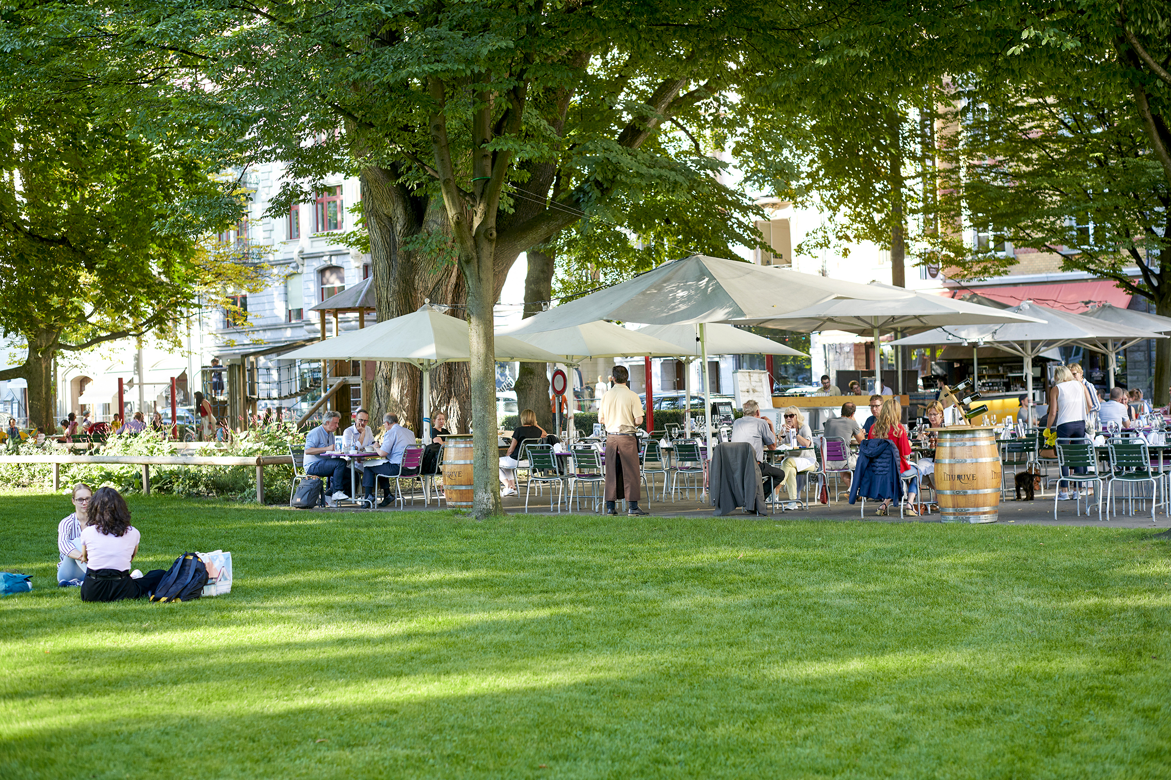 Von April bis Oktober lädt das Bellini Giardino im Vögeligärtli zum Geniessen und Verweilen ein.