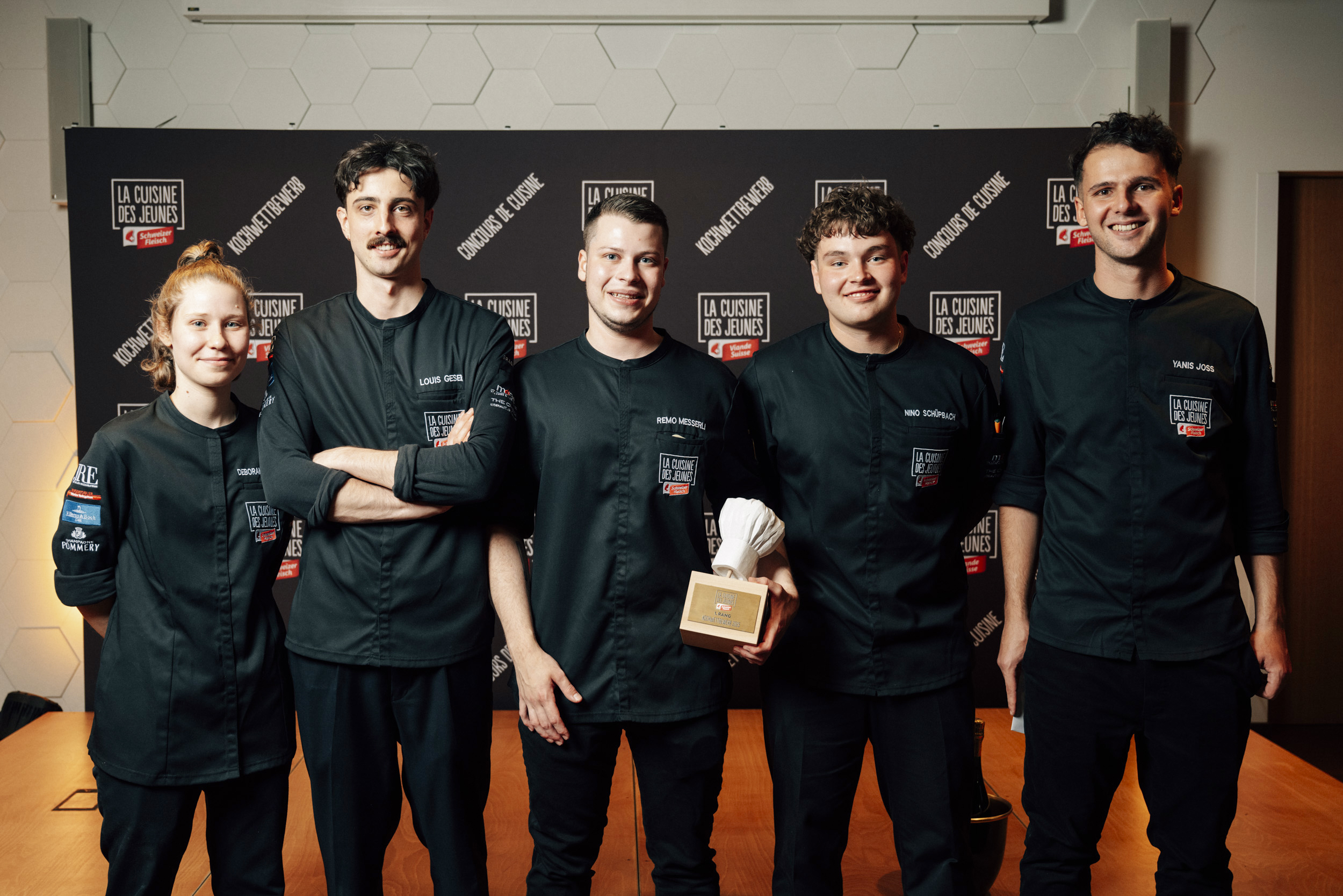 Die Finalisten (v.l.): Deborah Pfister, Louis Geser, Remo Messerli, Nino Schüpbach, Yanis Joss.