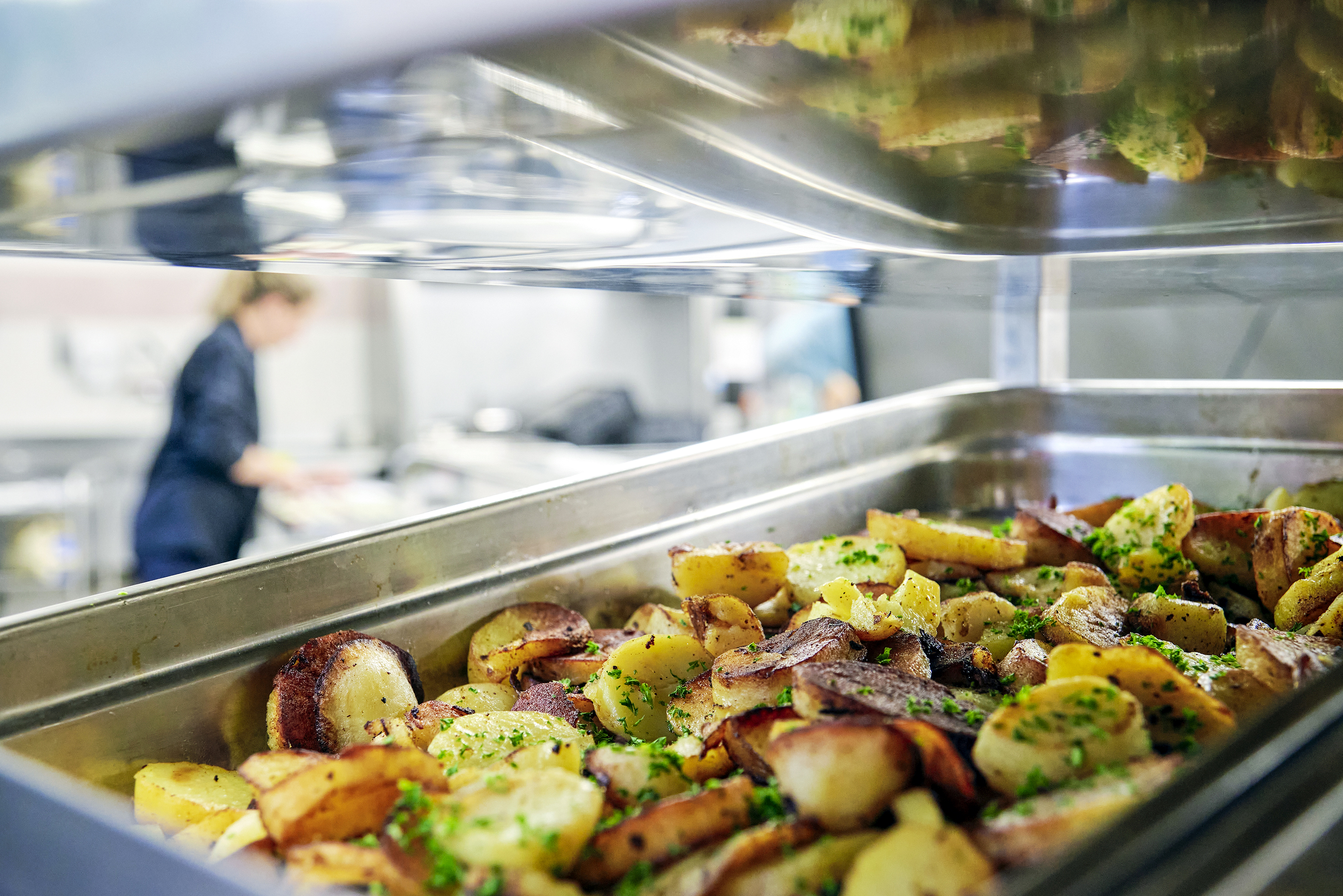 Möglichst hausgemacht und immer frisch zubereitet sind die Mahlzeiten der kibe plus Catering.