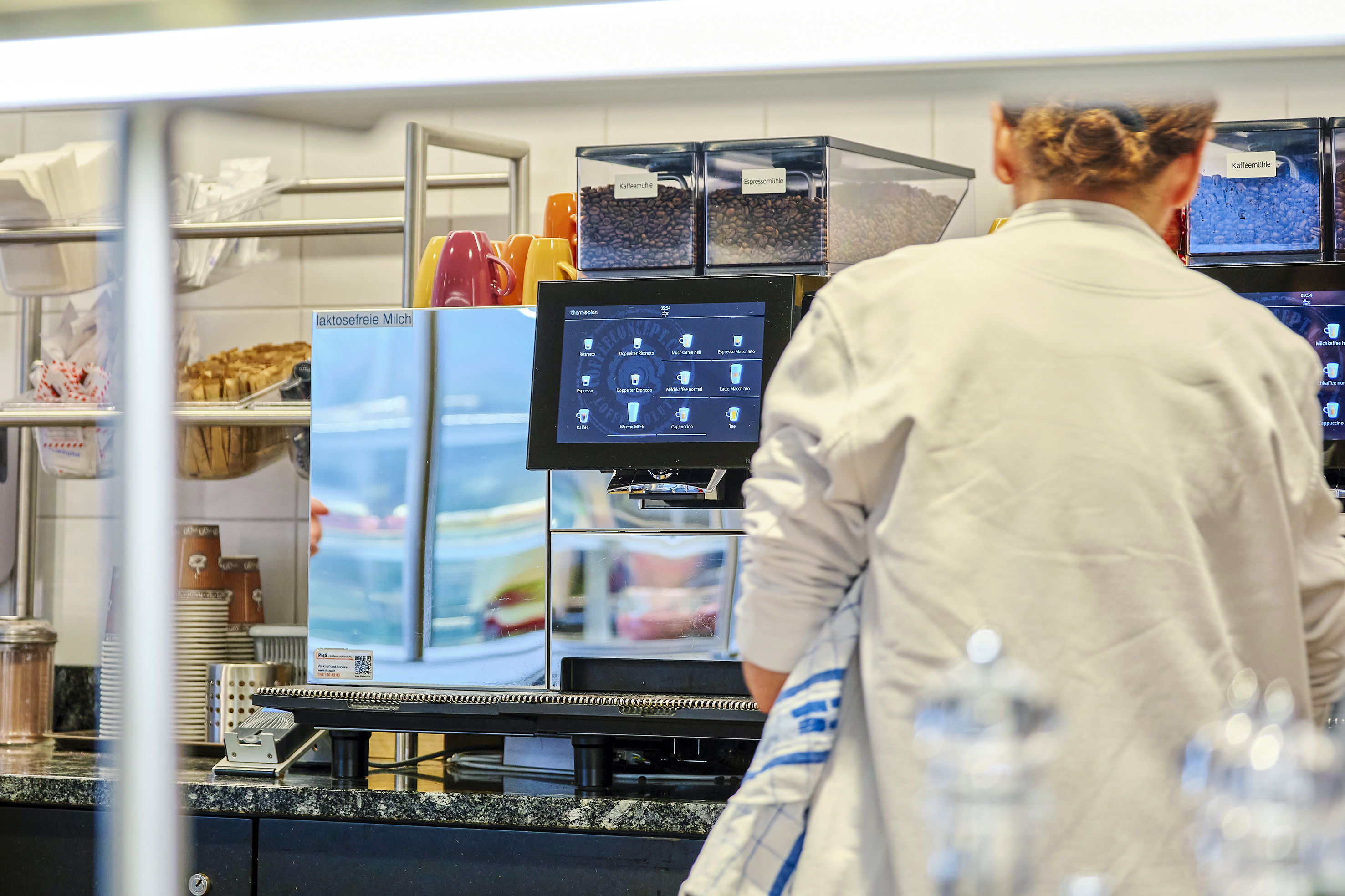 Zwei Milchtanks gewährleisten Flexibilität bei der Milchauswahl, die Touchscreens eine einfache Bedienung.