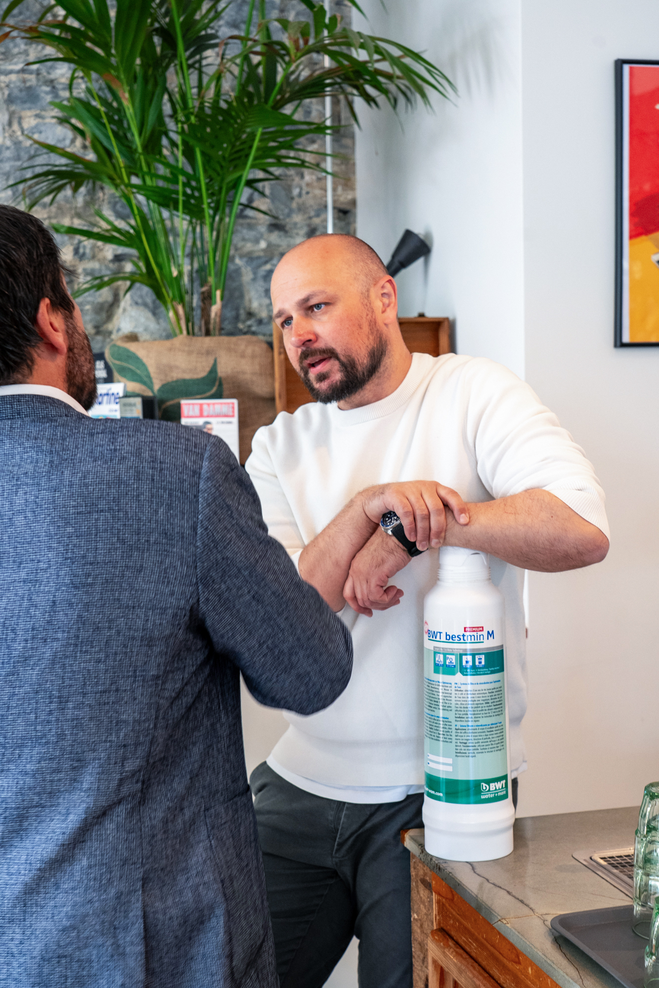 Die BWT-Patronen kann Jerome Legras, Coffee Manager im Oh Martine!, selbst auswechseln.   