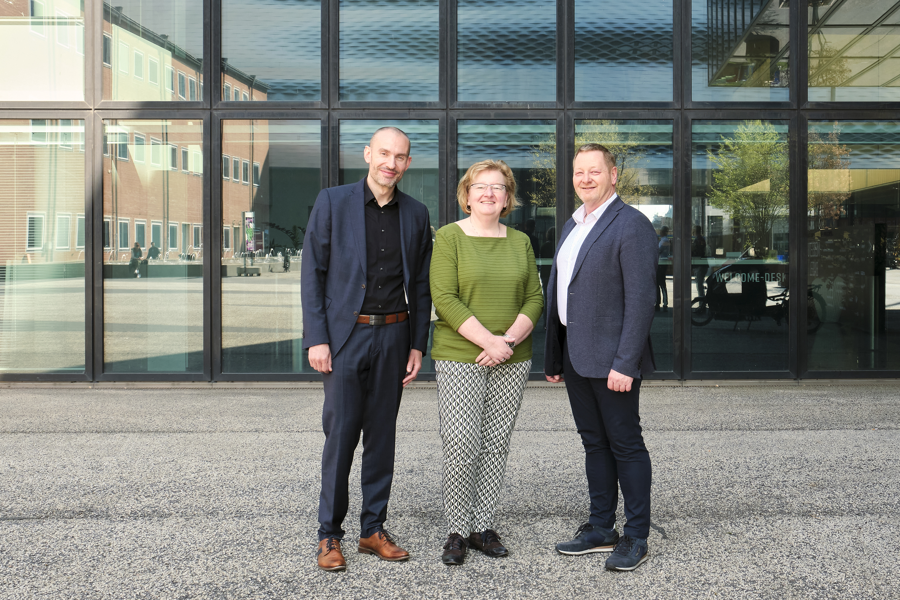 Die neue Präsidentin Cornelia Escher flankiert von Edouard Parlier (l.) und Marcel Bischofberger.
