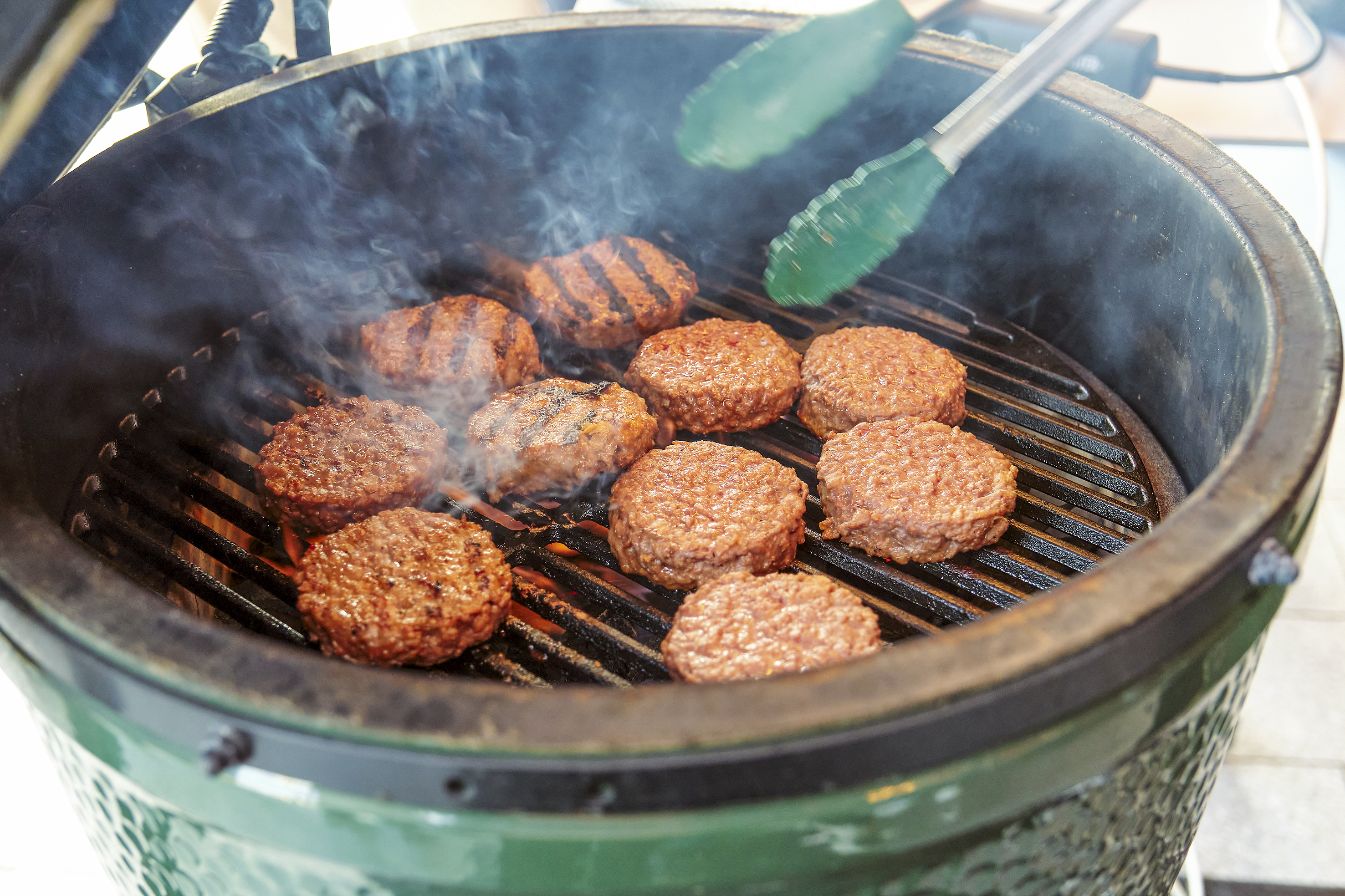 Die Beyond Burger lassen sich wie Fleischpattys zubereiten.