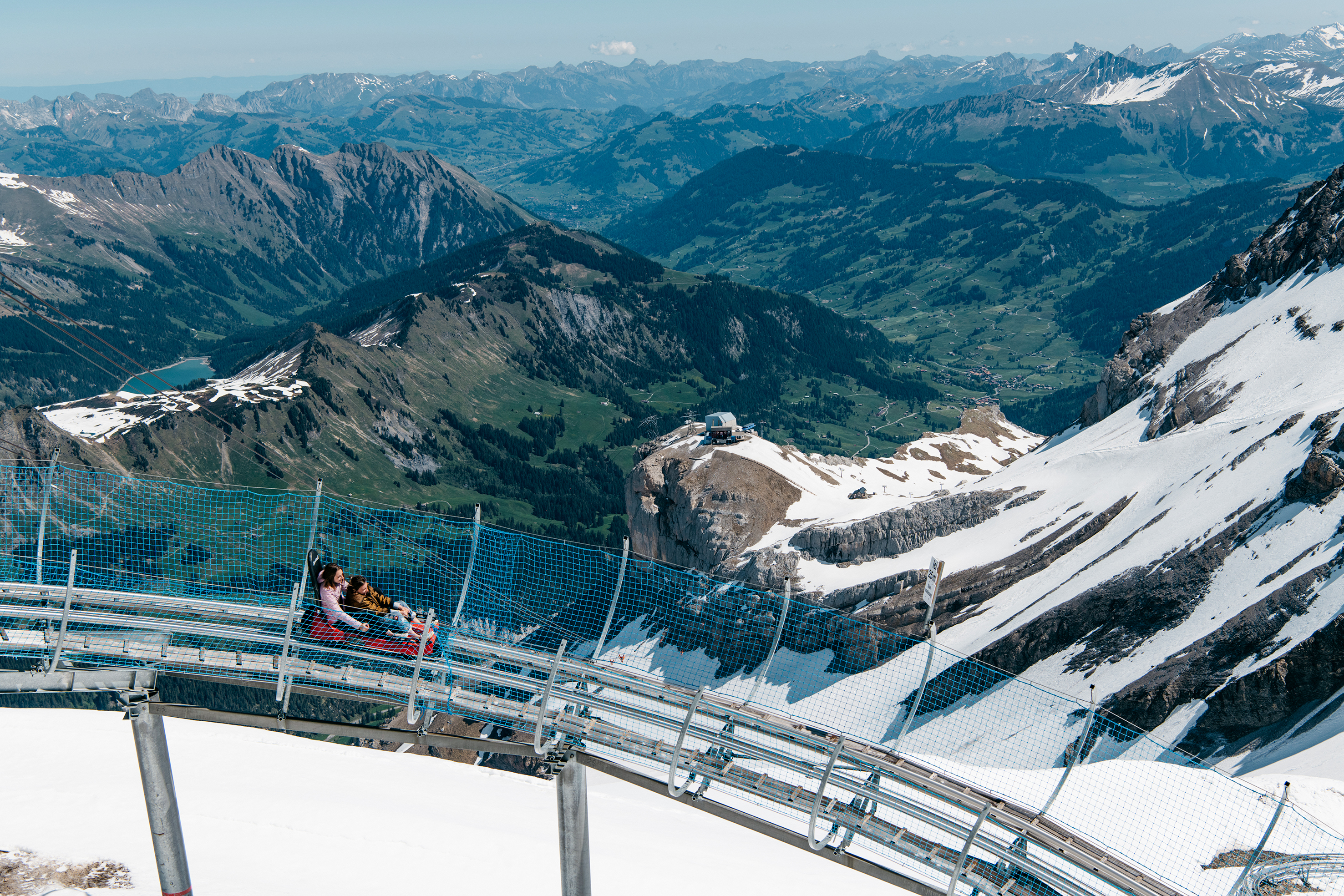 Der Alpine Coaster ist die höchstgelegene Rodelbahn der Welt und kurbelt das Sommergeschäft an.
