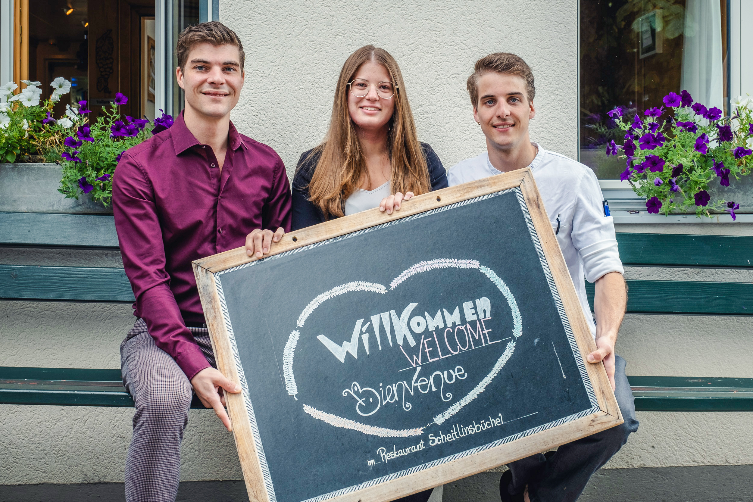 Andreas Fuster, Stefanie Ebneter und Lukas Fuster (v.l.) führen das Scheitlinsbüchel seit über drei Jahren.