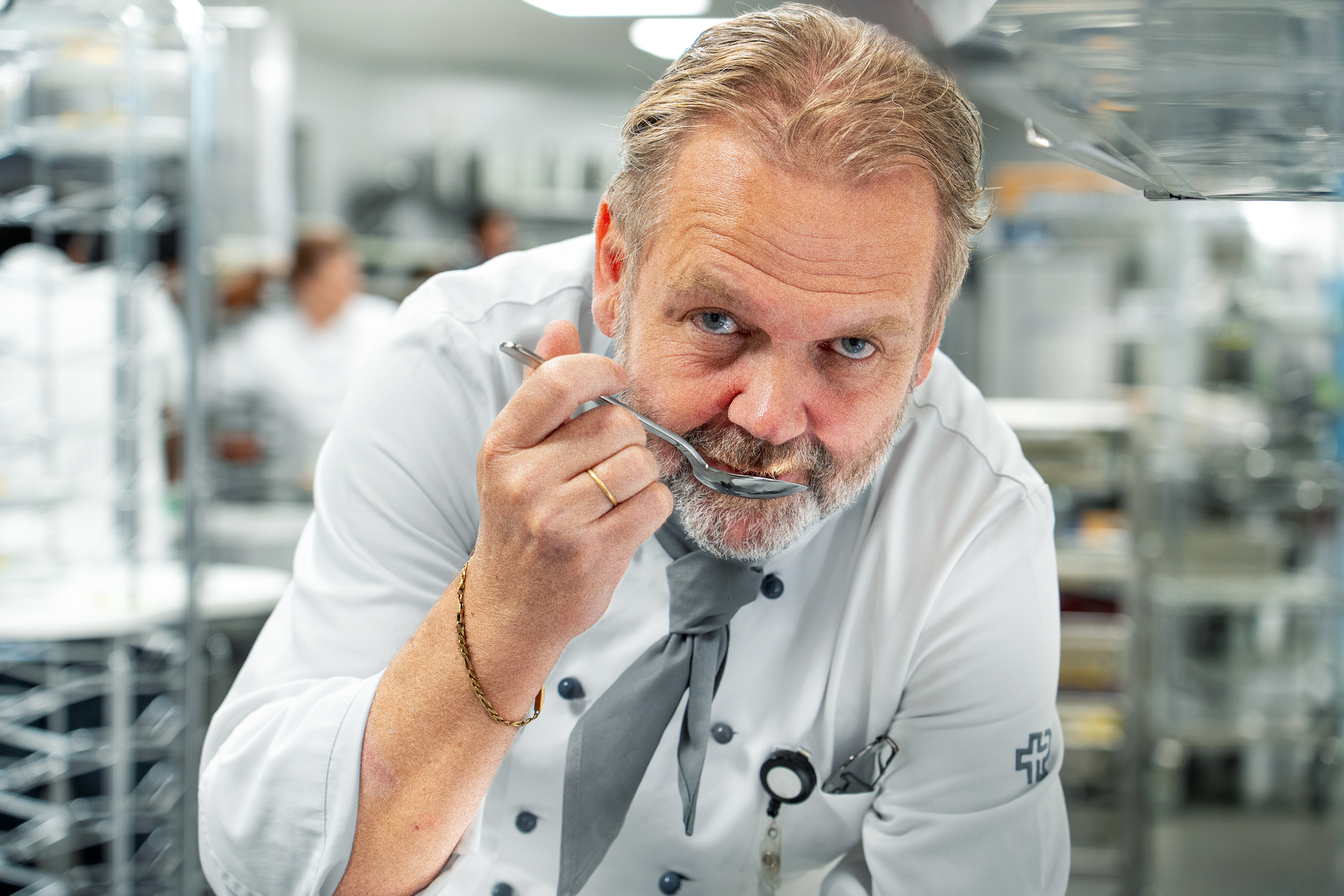 Küchenchef Urs Kneubühler arbeitet seit 20 Jahren im Schweizer Paraplegiker-Zentrum in Nottwil.