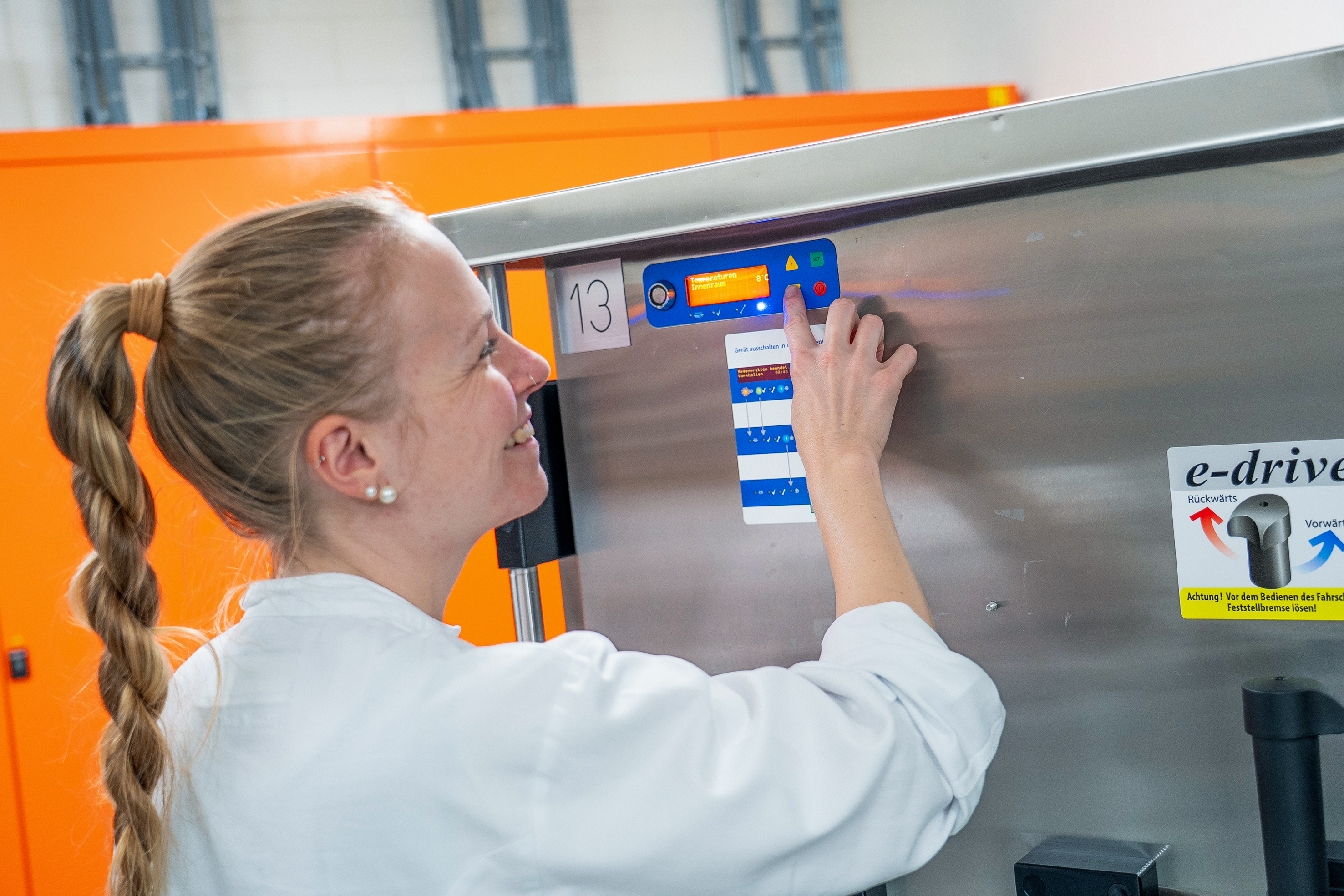 Die Temperaturen der Kalt- und Warmspeisen lassen sich bedienerfreundlich über das Bediendisplay programmieren.