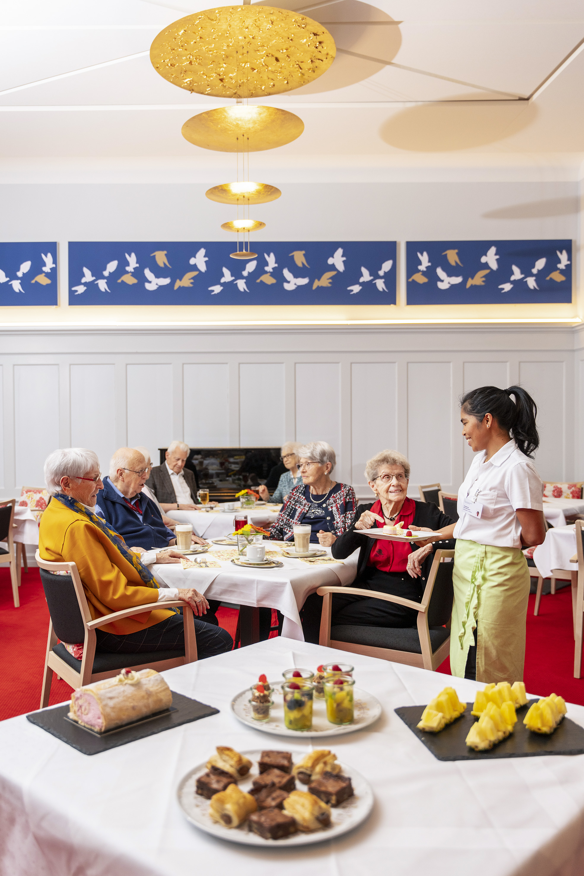 Bei der Kulinarik setzt das Wohnen am Singenberg auf Abwechslung und viel Persönlichkeit, auch beim Kaffee am Nachmittag.