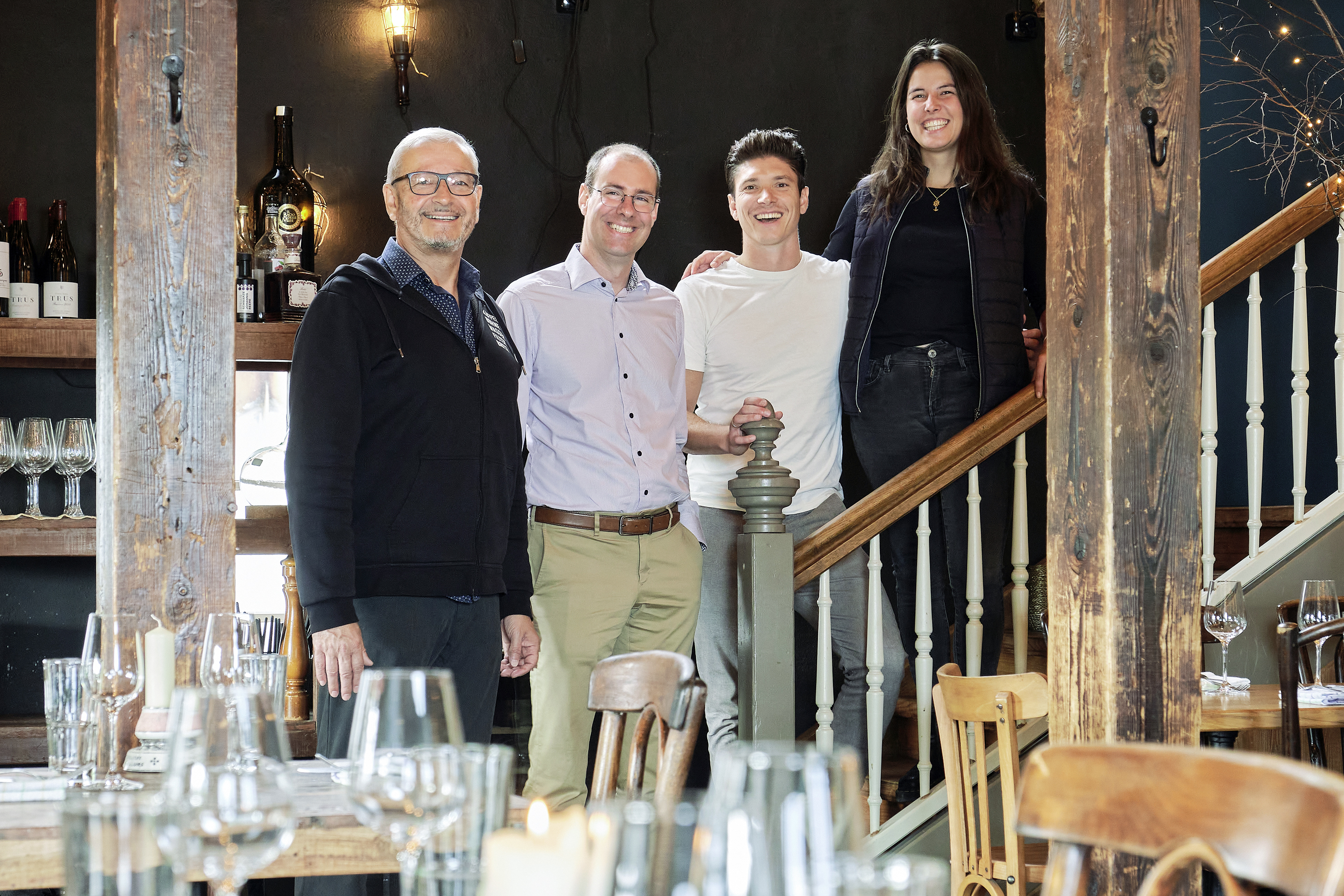 Eine Zusammenarbeit, die funktioniert – fachlich wie menschlich (v.l.): Alfred Hubli, Head of Sales bei Brita, Dominik Bernasconi, Leiter Kundendienst Electrolux Professional, Vasko Ostojic, Key Account Manager bei Electrolux Professional, und Katharina Roulet, Geschäftsführerin der Hafenbeiz.