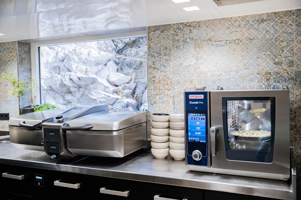 Zusammen decken die zwei Rational-Systeme iVario Pro und iCombi Pro 95 Prozent der üblichen Kochanwendungen in einer professionellen Küche ab.