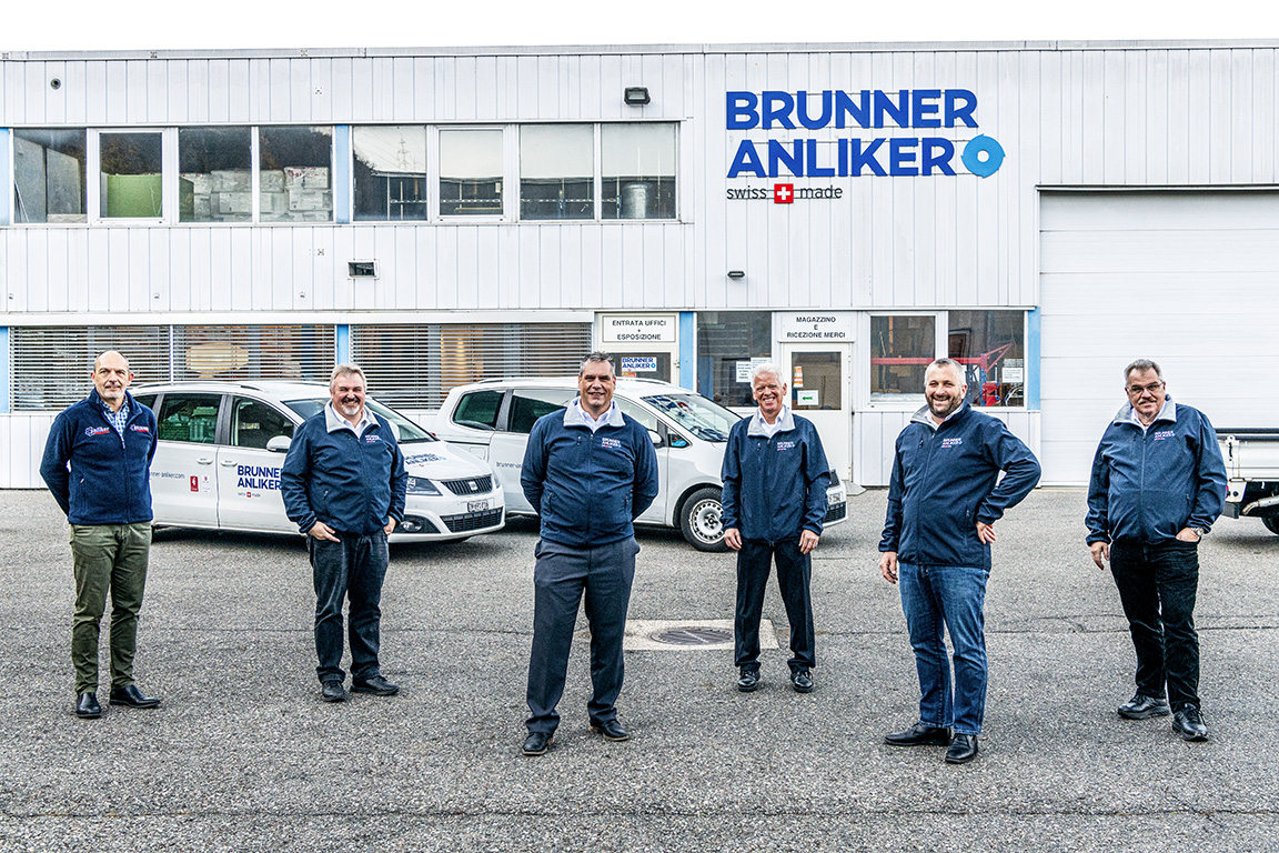 Sie sind überzeugt, dass die Anliker L nach dem Erfolg im Export auch in der Schweiz Fuss fassen wird und freuen sich darauf, die neue Anliker L ihren Kunden präsentieren zu dürfen (von links): Michel Benkovics, Remo Baumgartner, Roger Keller, Aloïs Bieri, Patrick Lilienthal und Rolf Aebi. 