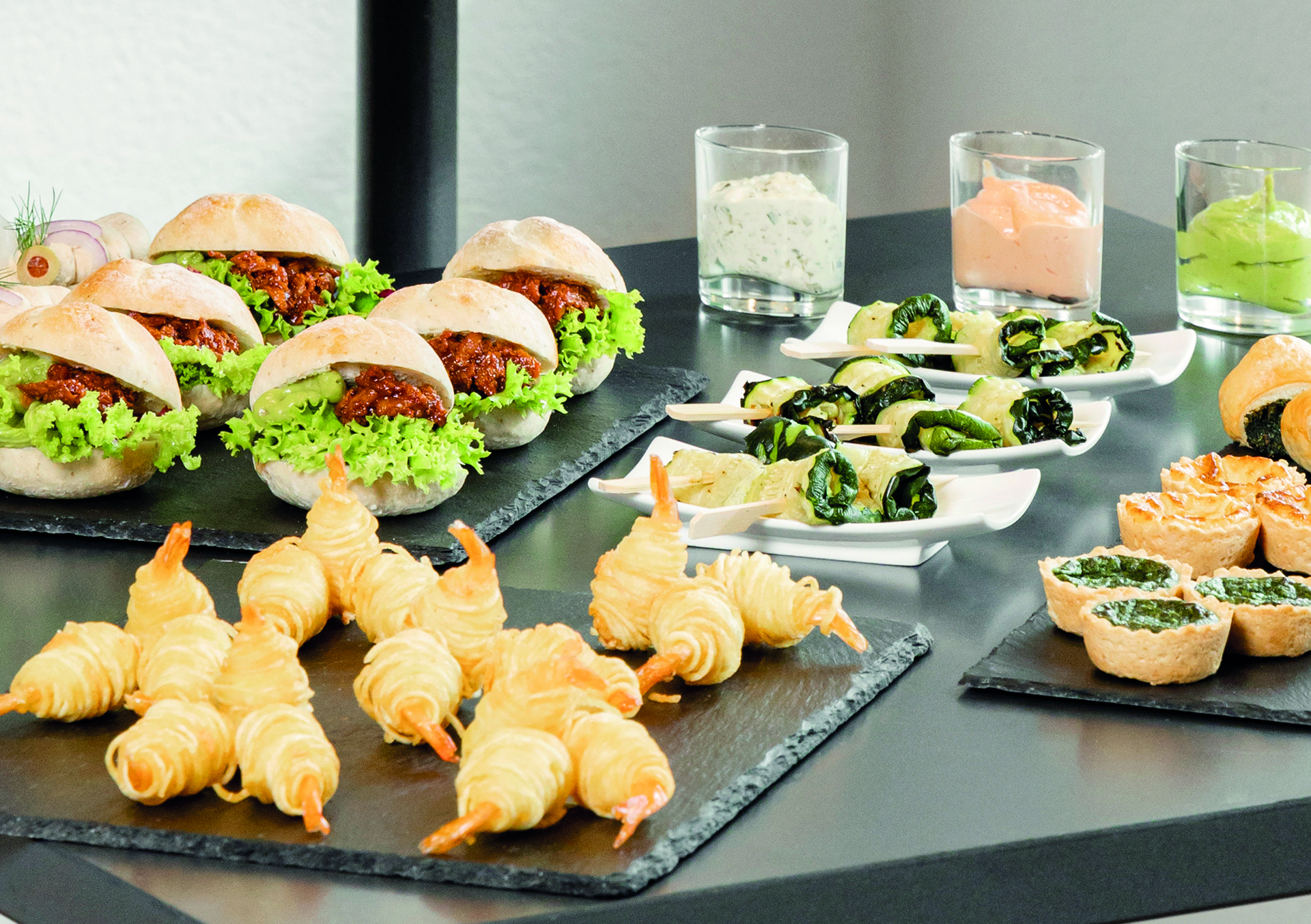 Grosse Auswahl an vielfältigem Fingerfood für das Apérobuffet.