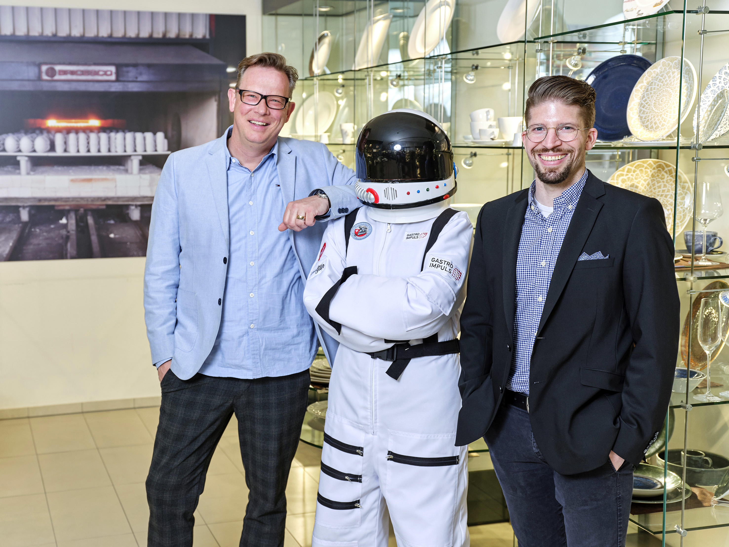 Bien atterri: le directeur Roger Lütolf et son adjoint Michael Ritz ont ramené chez eux le Gastronaute de l’espace.