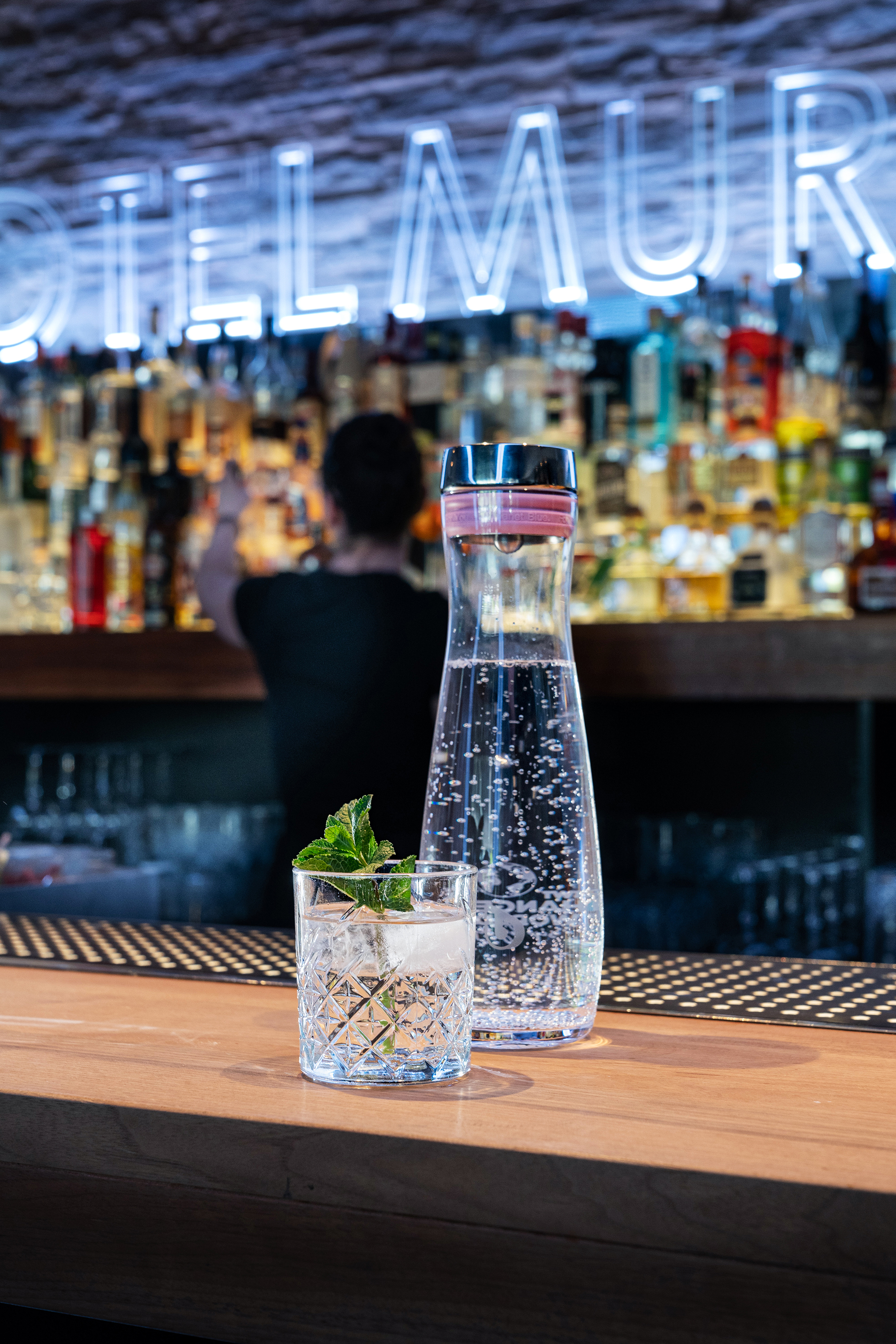 Fein im Geschmack: Die ausgeklügelte Filtertechnik entzieht dem Leitungswasser Kalzium und reichert es mit Magnesium an.