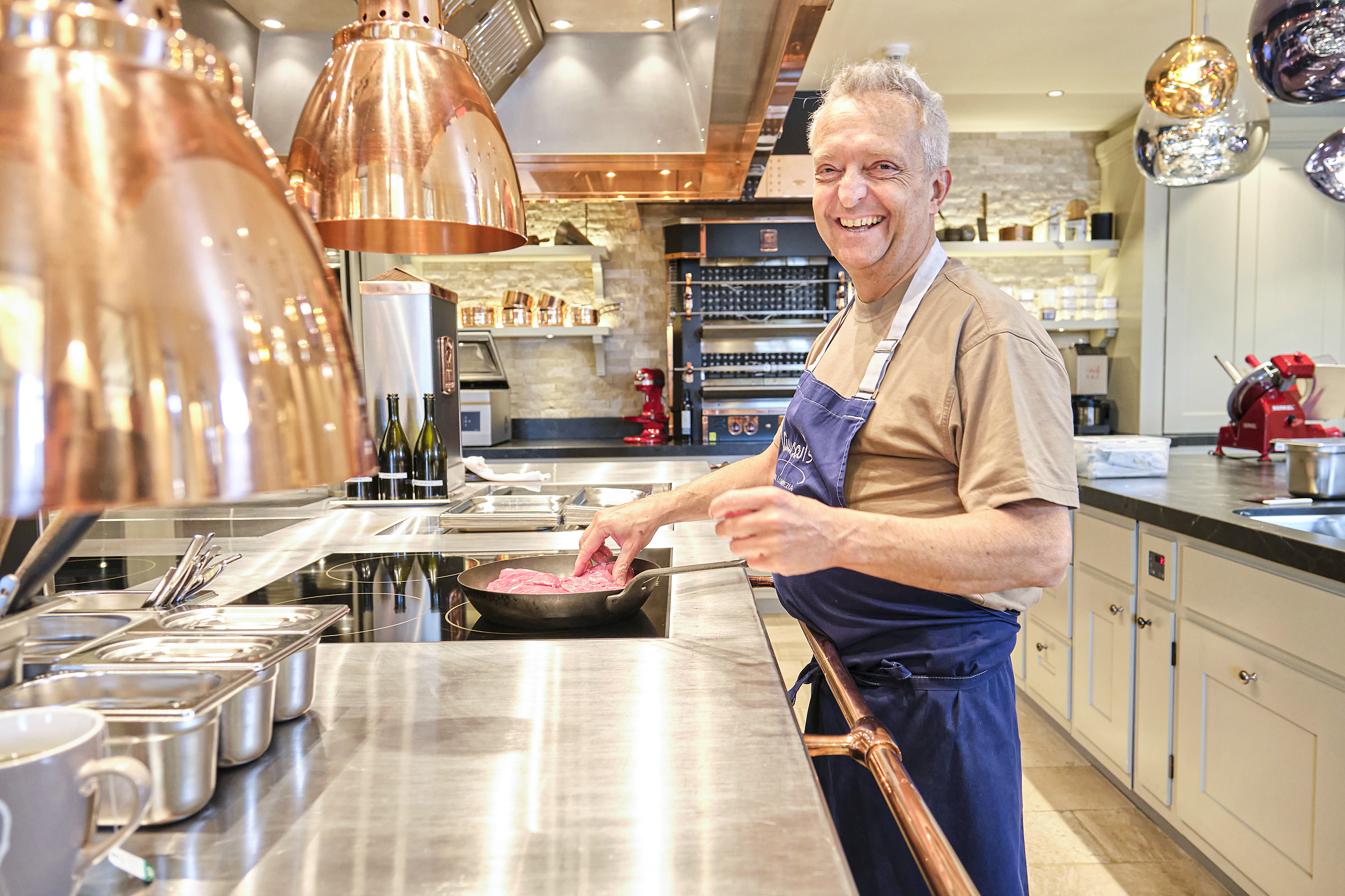 Im Lampart’s Guesthouse & Country Club kocht Reto Lampart auf einem Molteni-Herd.