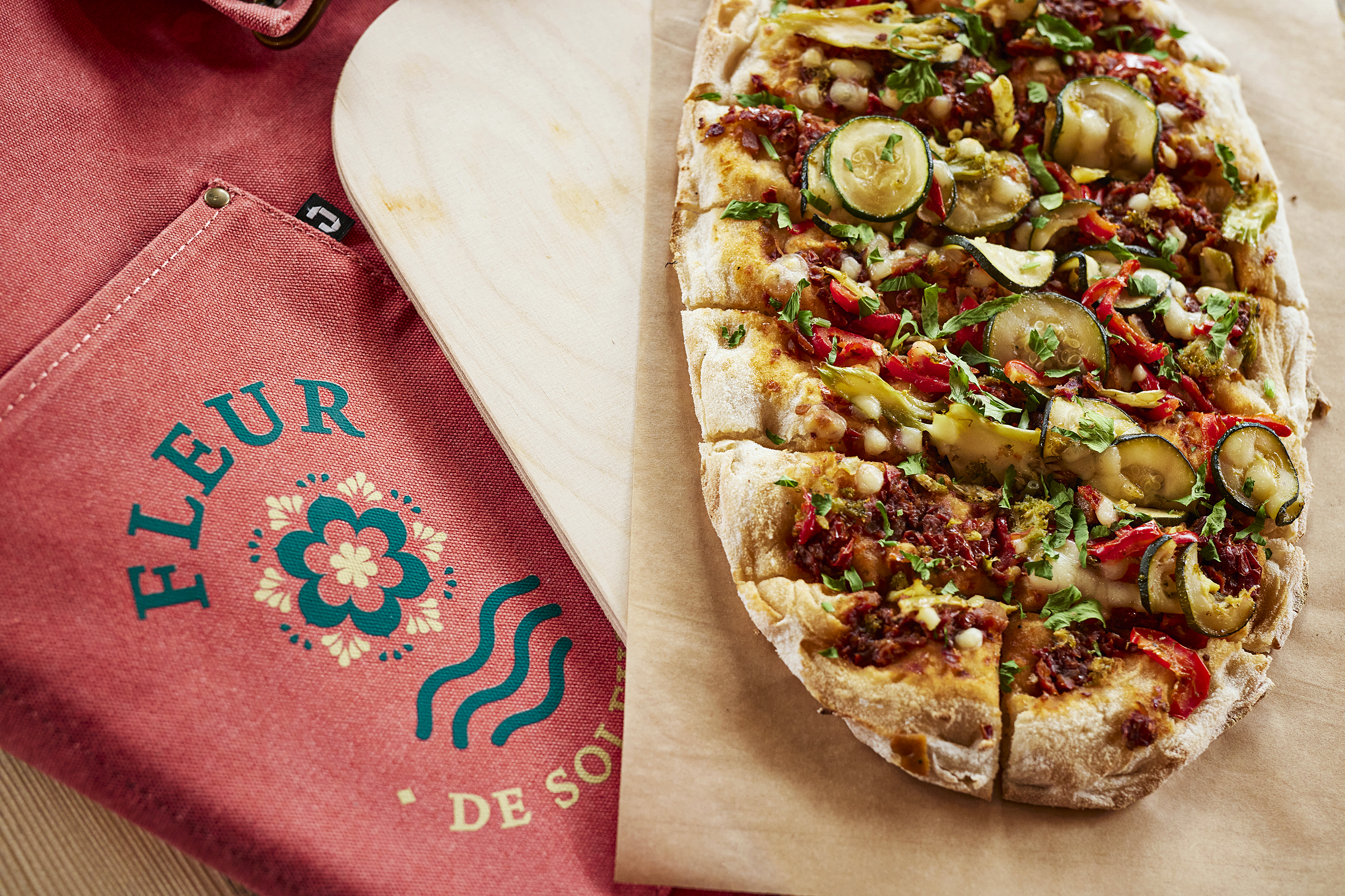 Nebst Pinsas bestimmen eine gesunde Mittagsküche mit hausgemachter Pasta und eine einladende Kuchentheke das Angebot im Fleur de Soleure.