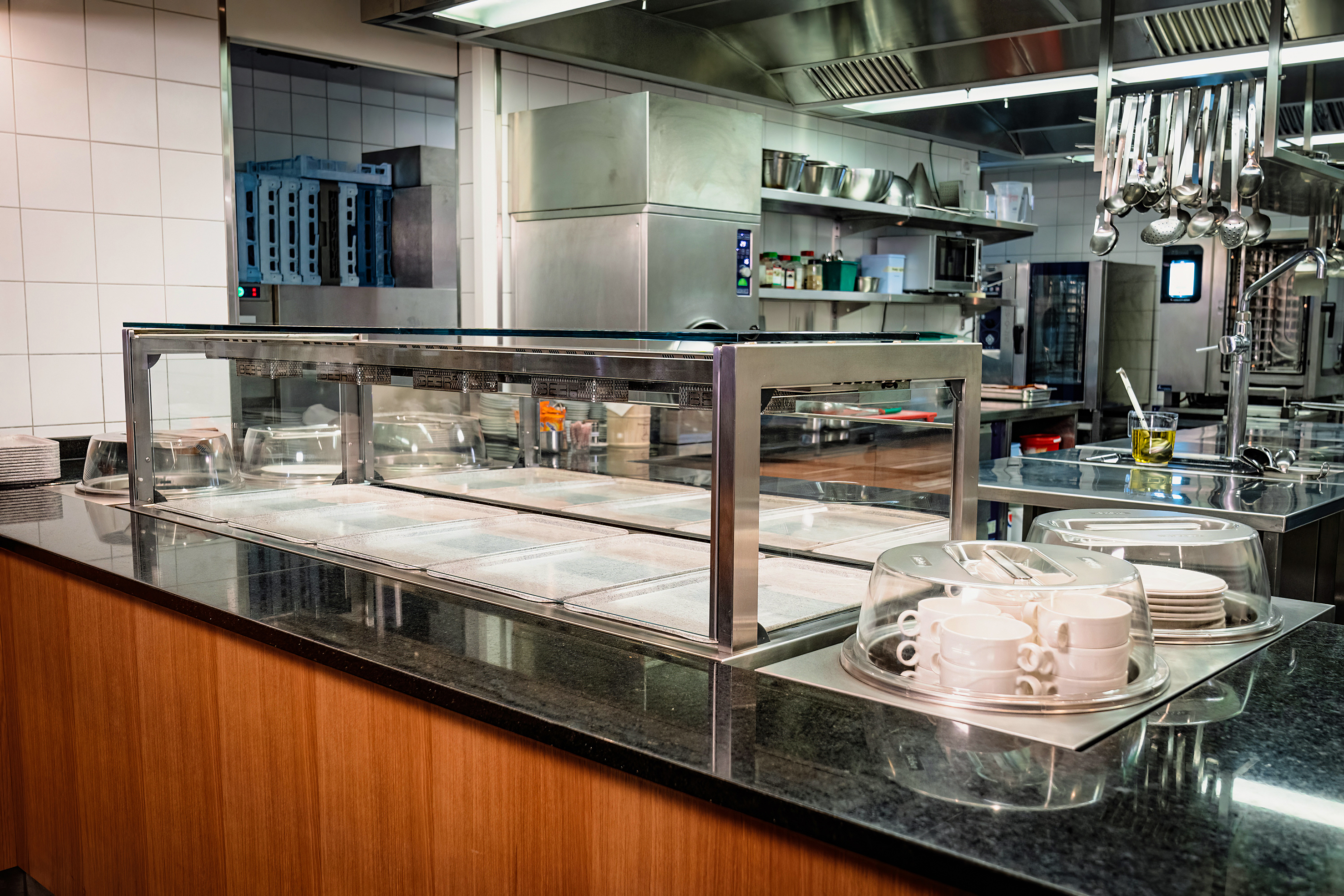 Die Culinario Easy-Vitrine passt ideal ins Gastrokonzept der Alten Brauerei in Celerina.