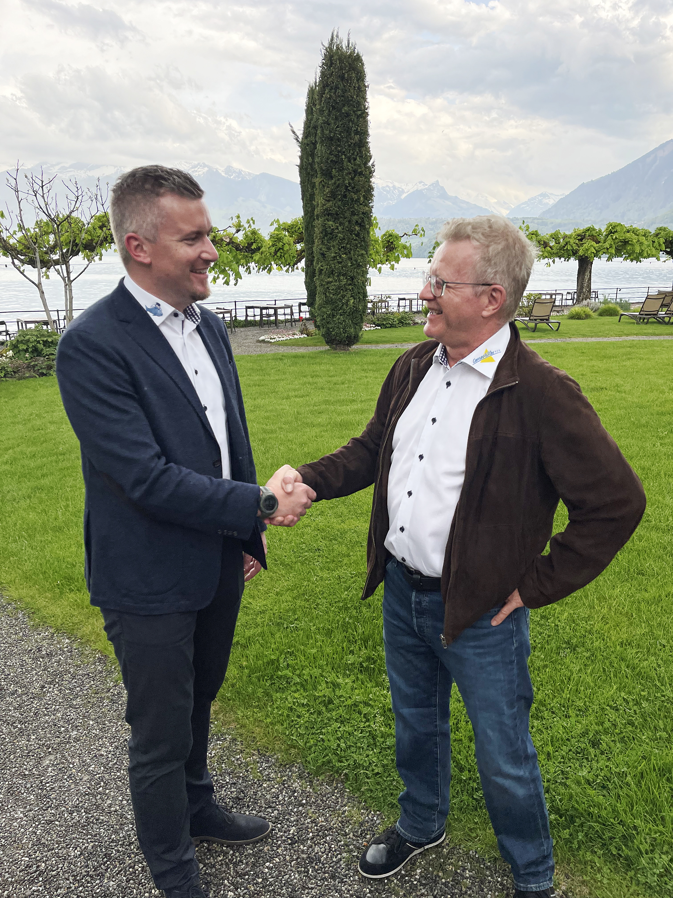 Gertsch Comestibles ist seit 1993 erfolgreich auf dem Markt. Fritz Gertsch (r.) hat das Familienunternehmen gegründet und aufgebaut und mit Tobias Oberer einen engagierten Nachfolger gefunden. Die Geschäftsübernahme erfolgte per 1. Januar 2020. 